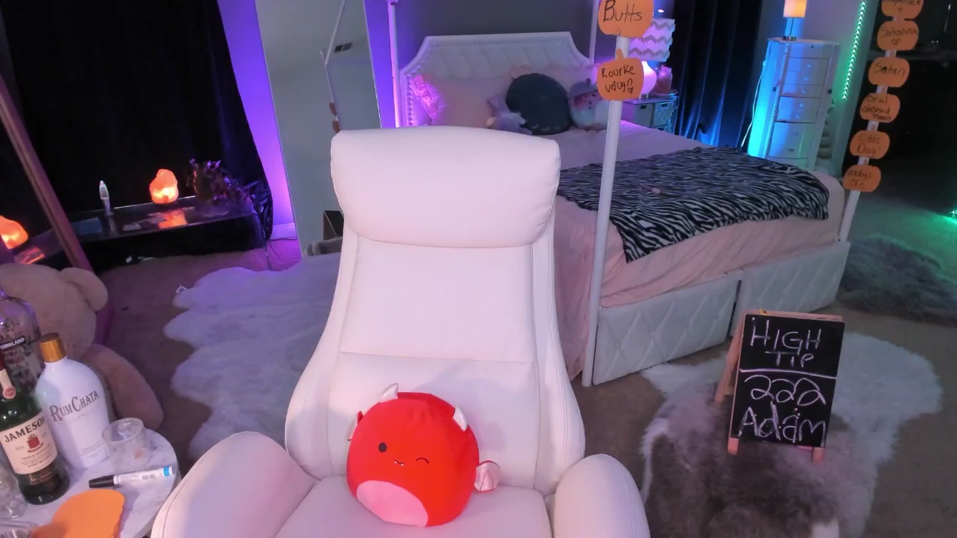 Gallery image thumbnail from CaliPassion's myfreecams stream on, 10/22/2025, 02:32 image 20 of 20