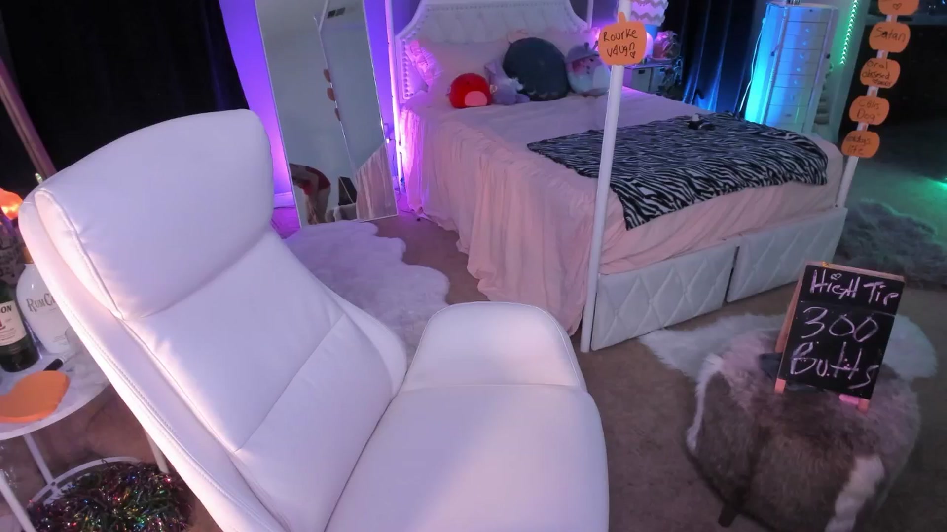 Gallery image thumbnail from CaliPassion's myfreecams stream on, 10/23/2025, 02:39 image 20 of 20