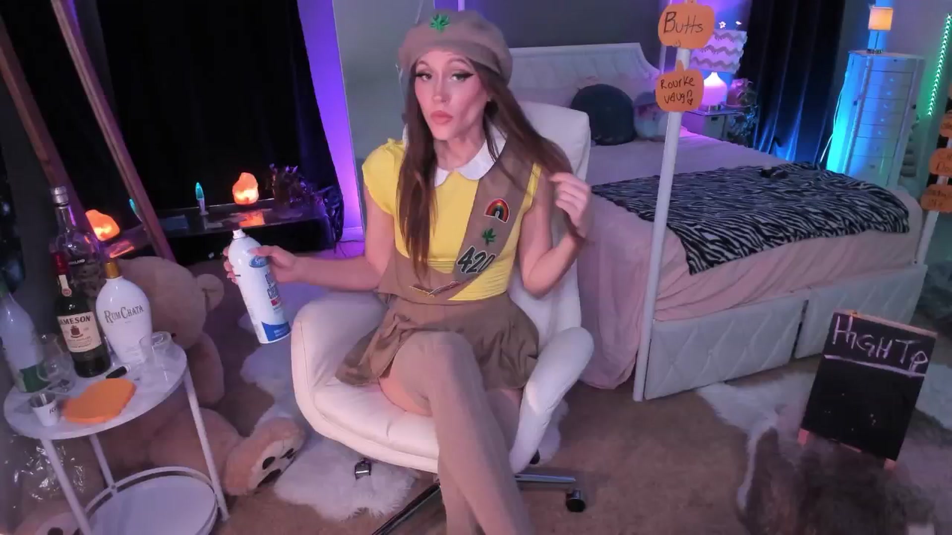 Gallery image thumbnail from CaliPassion's myfreecams stream on, 10/24/2025, 03:17 image 2 of 20
