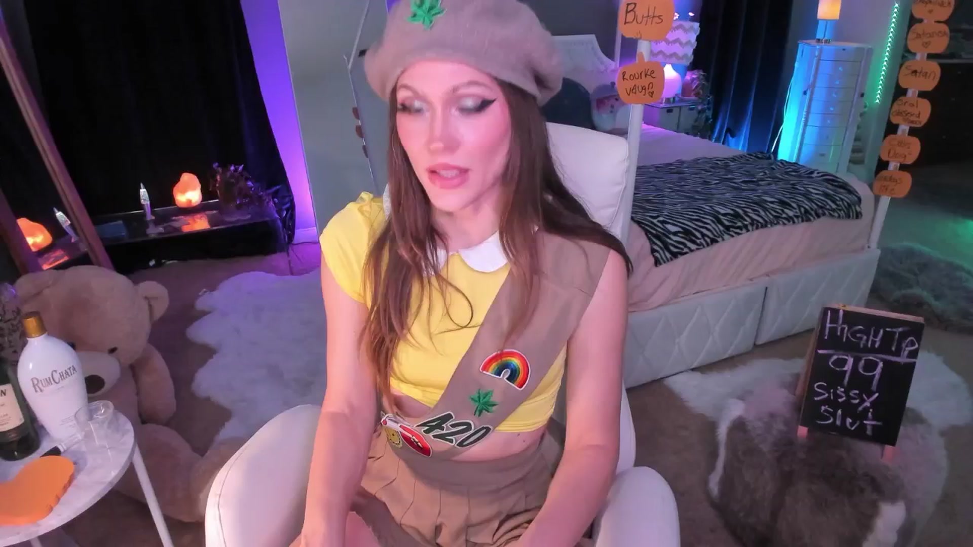 Gallery image thumbnail from CaliPassion's myfreecams stream on, 10/24/2025, 03:17 image 7 of 20