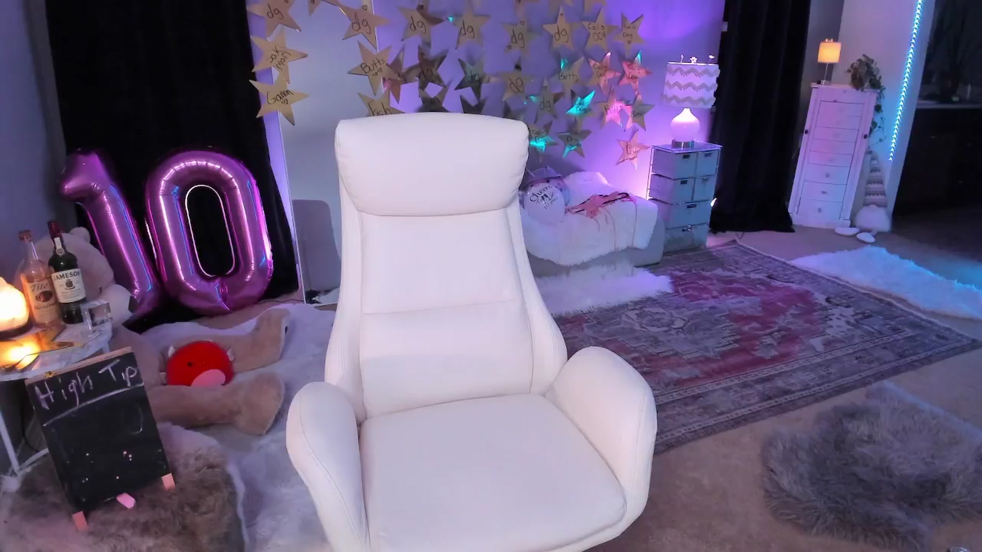 Gallery image thumbnail from CaliPassion's myfreecams stream on, 11/07/2025, 05:21 image 1 of 20