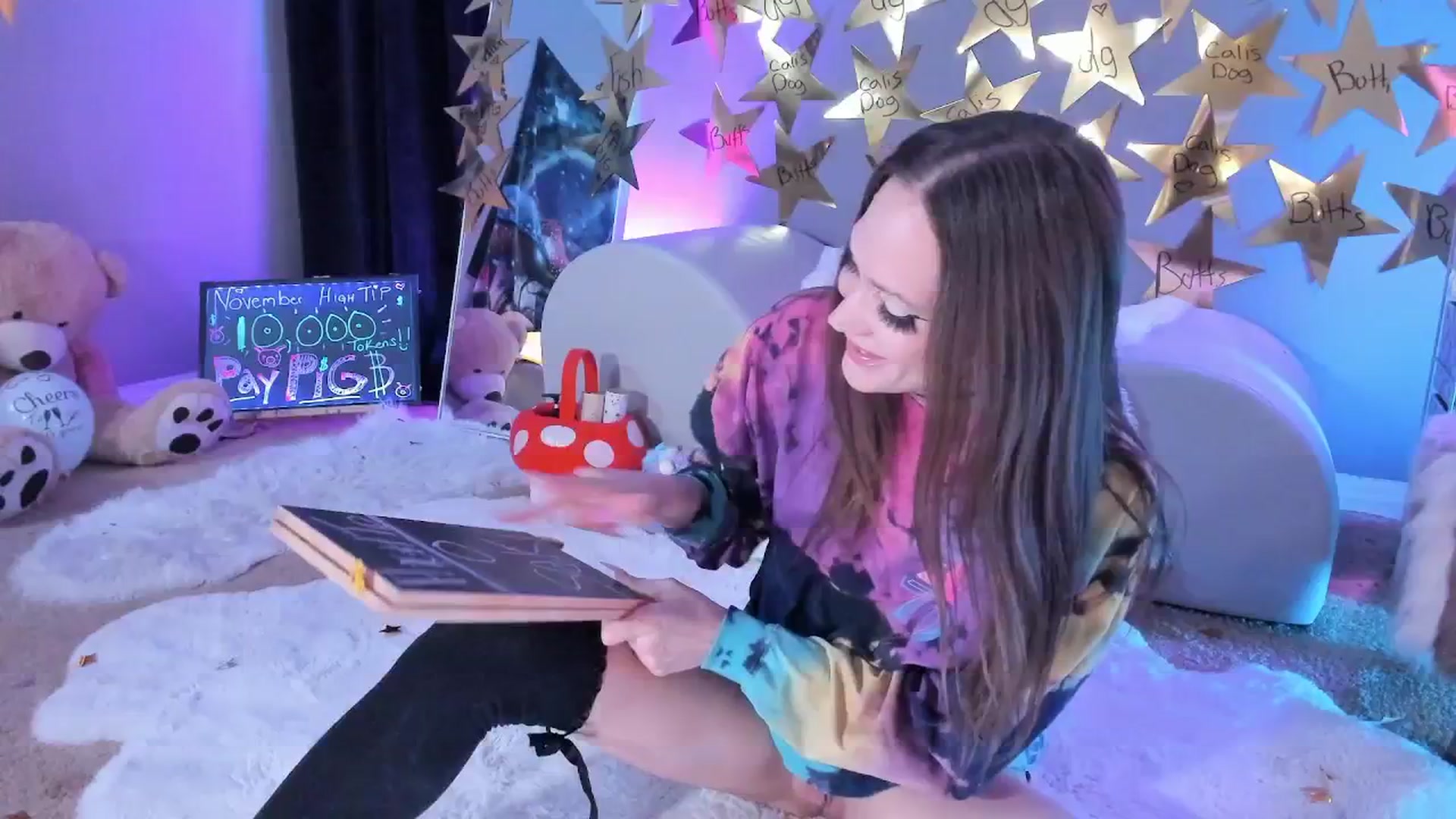 Gallery image thumbnail from CaliPassion's myfreecams stream on, 11/14/2025, 04:45 image 1 of 20