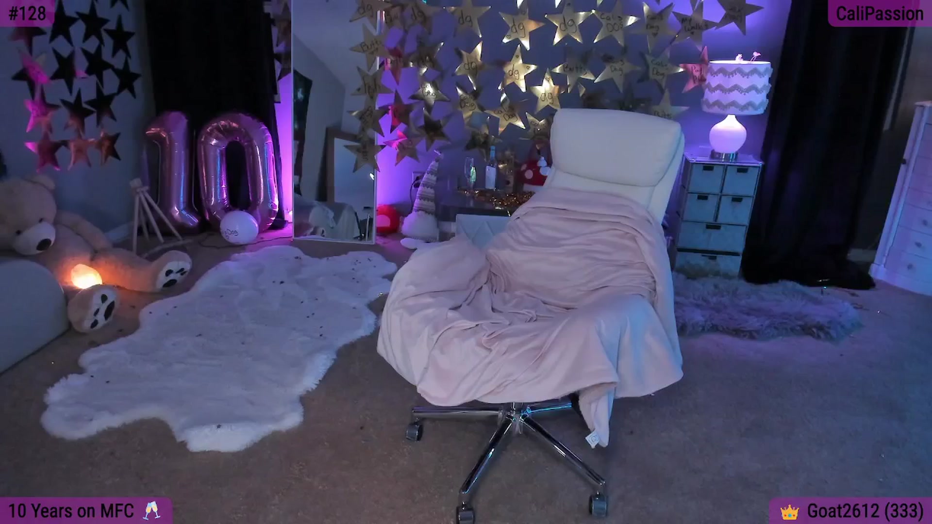 Gallery image thumbnail from CaliPassion's myfreecams stream on, 11/27/2025, 03:56 image 19 of 20
