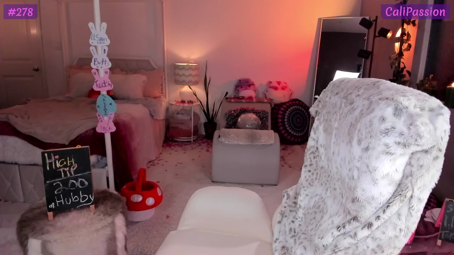 Gallery image thumbnail from CaliPassion's myfreecams stream on, 04/08/2026, 06:25 image 7 of 20