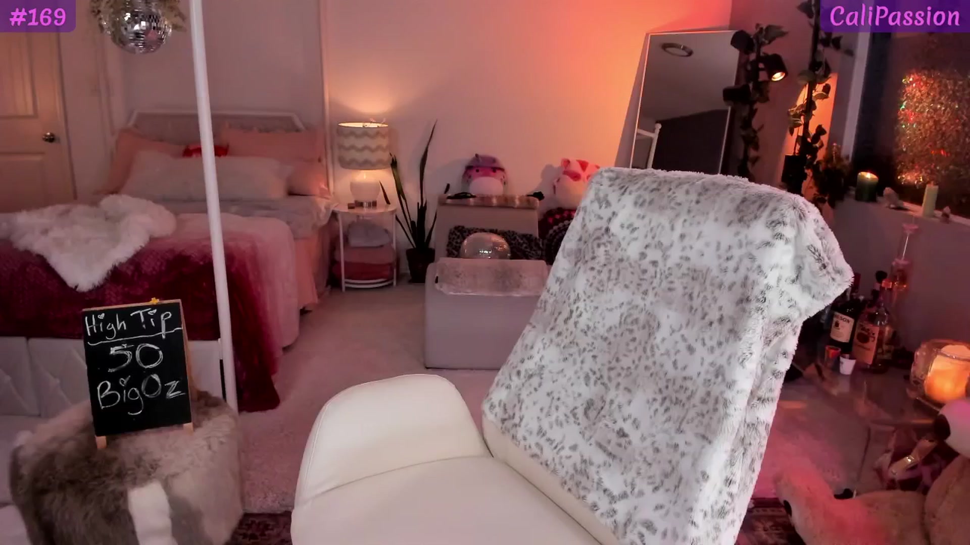 Gallery image thumbnail from CaliPassion's myfreecams stream on, 04/24/2026, 05:24 image 6 of 20