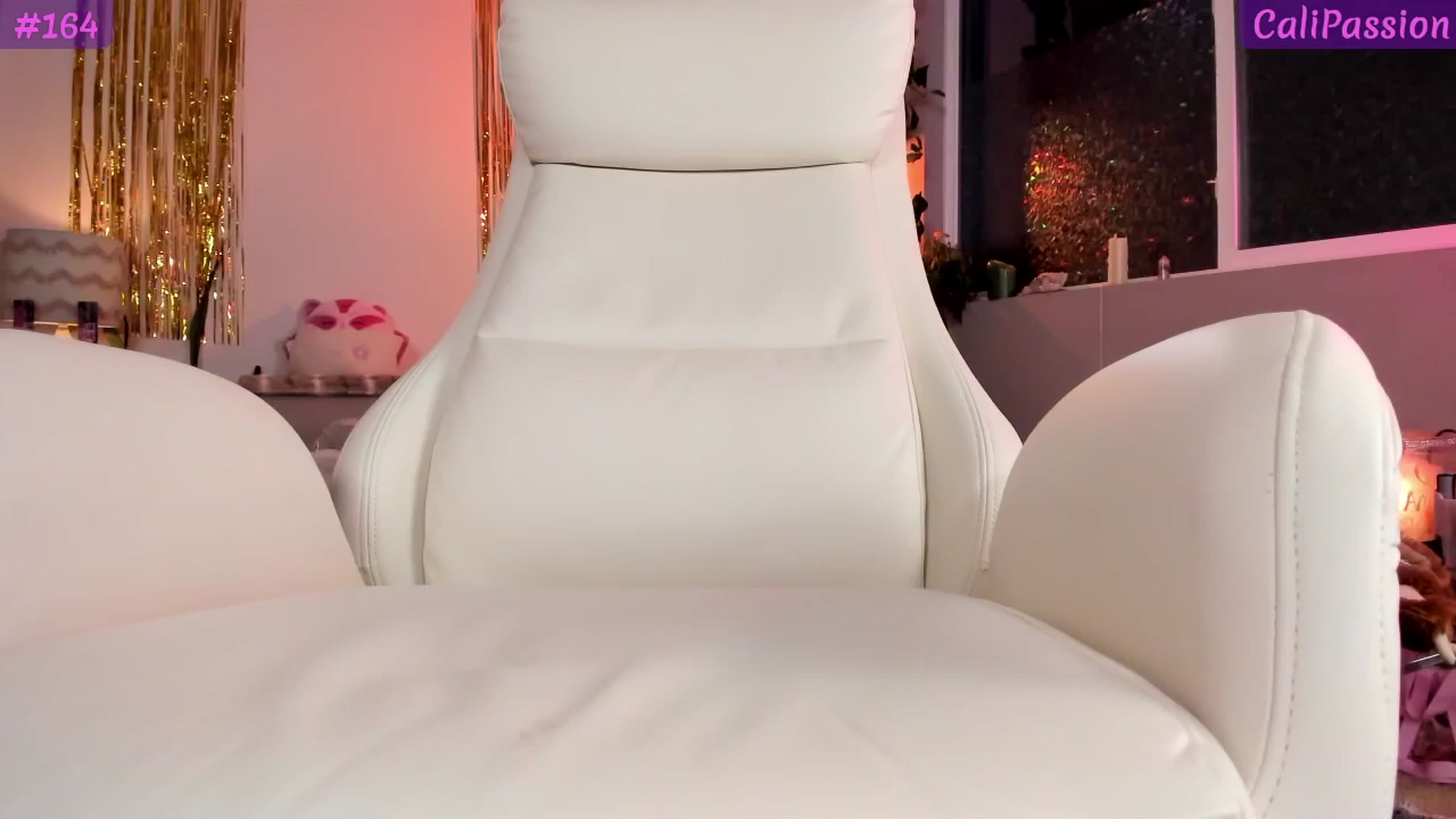 Gallery image thumbnail from CaliPassion's myfreecams stream on, 05/01/2026, 05:34 image 14 of 20