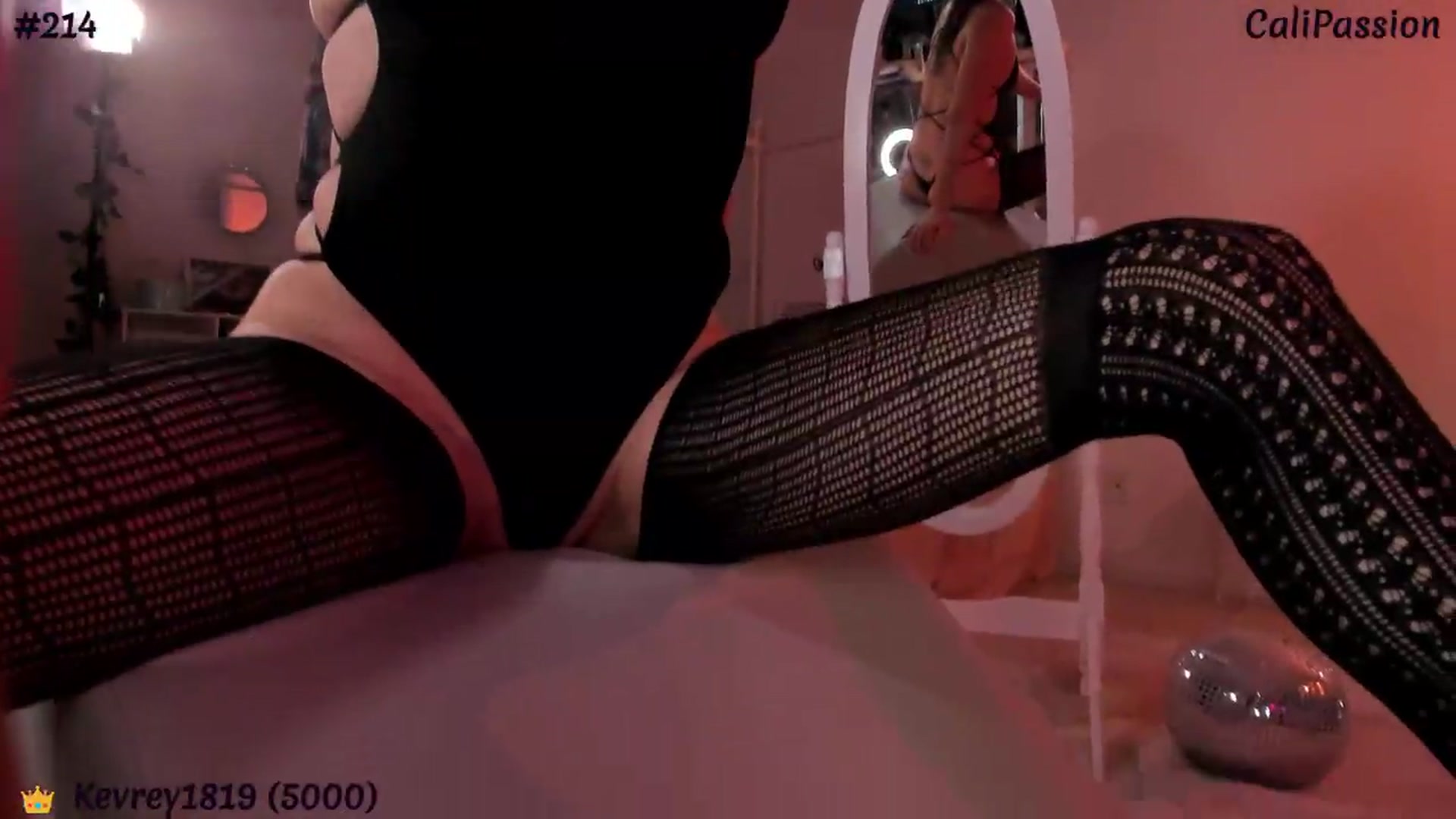 Gallery image thumbnail from CaliPassion's myfreecams stream on, 07/28/2026, 04:36 image 11 of 20
