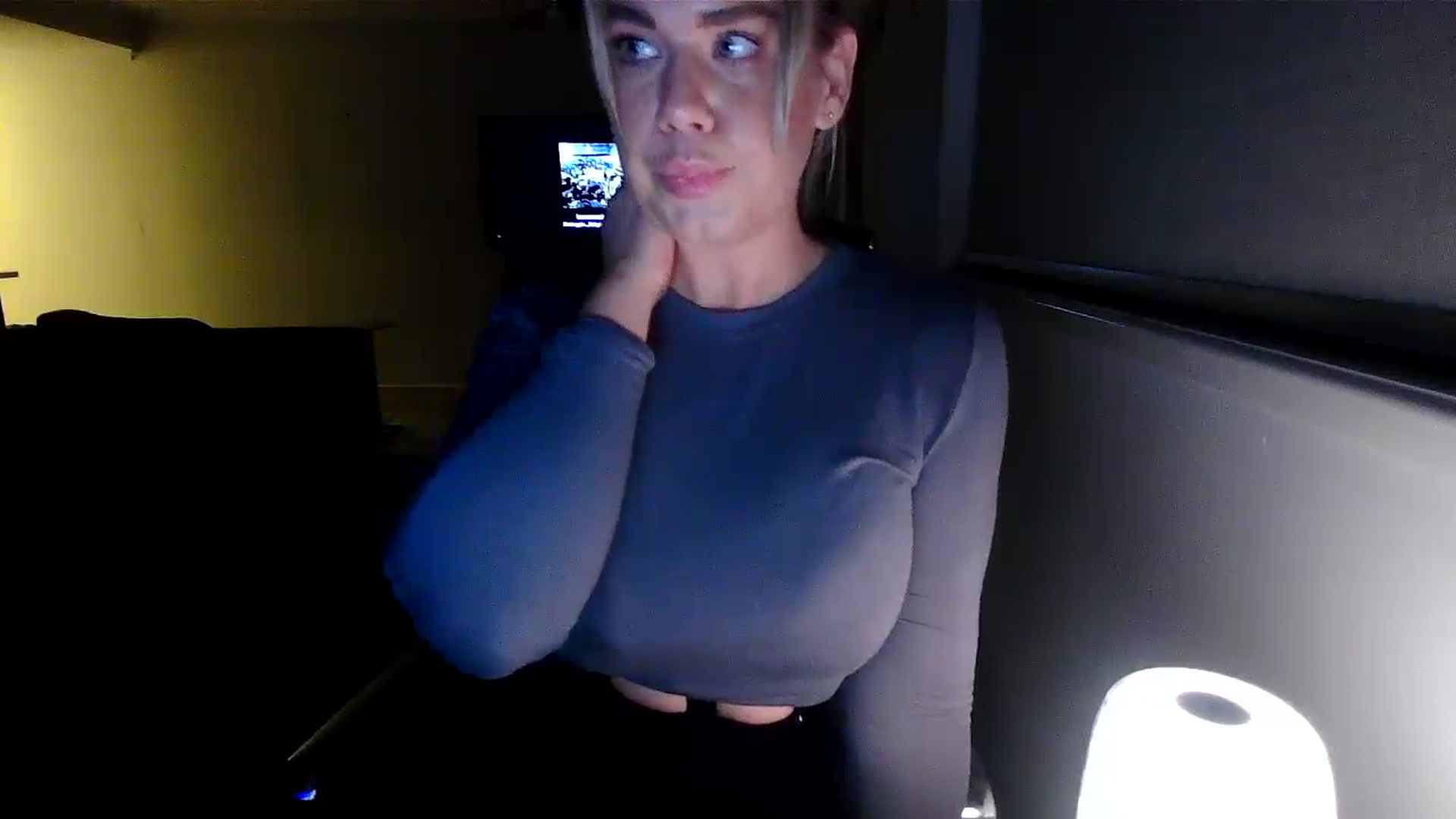 Gallery image thumbnail from Cali_Jones's myfreecams stream on, 05/18/2024, 12:42 image 15 of 20
