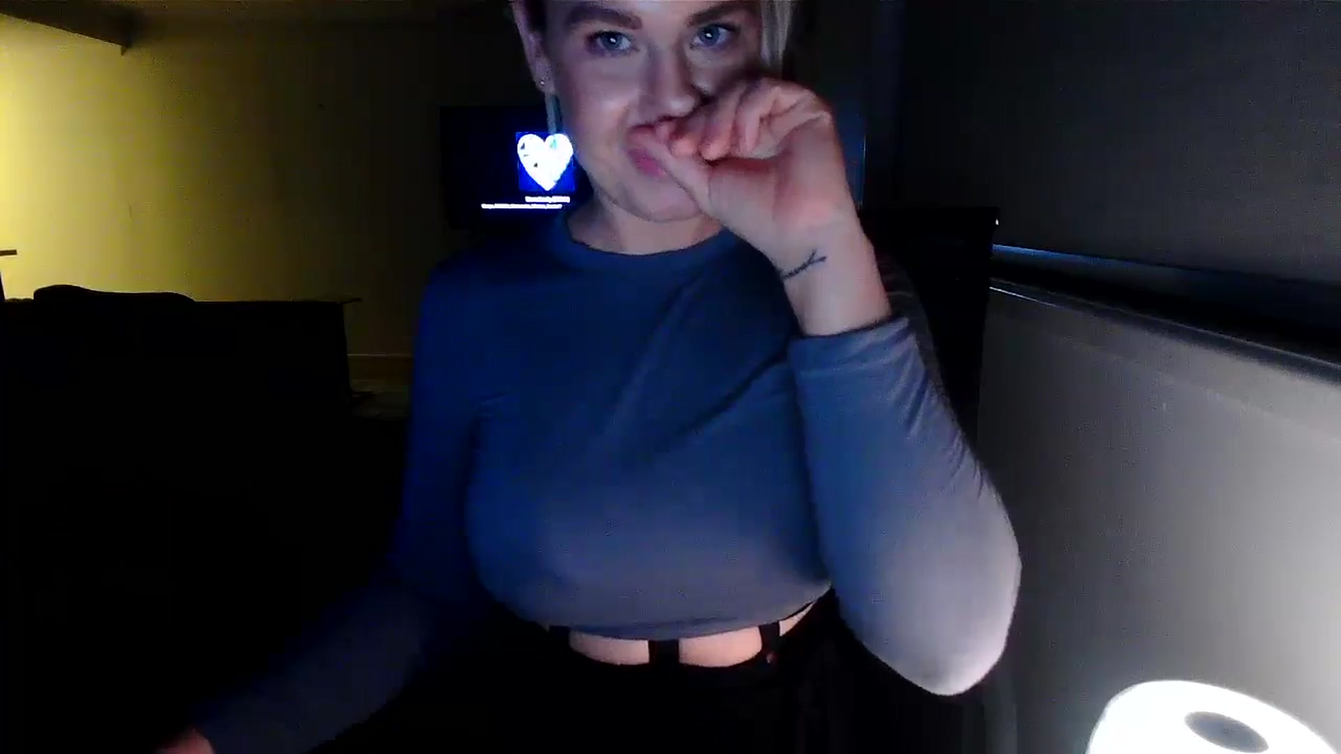 Gallery image thumbnail from Cali_Jones's myfreecams stream on, 05/18/2024, 12:42 image 6 of 20
