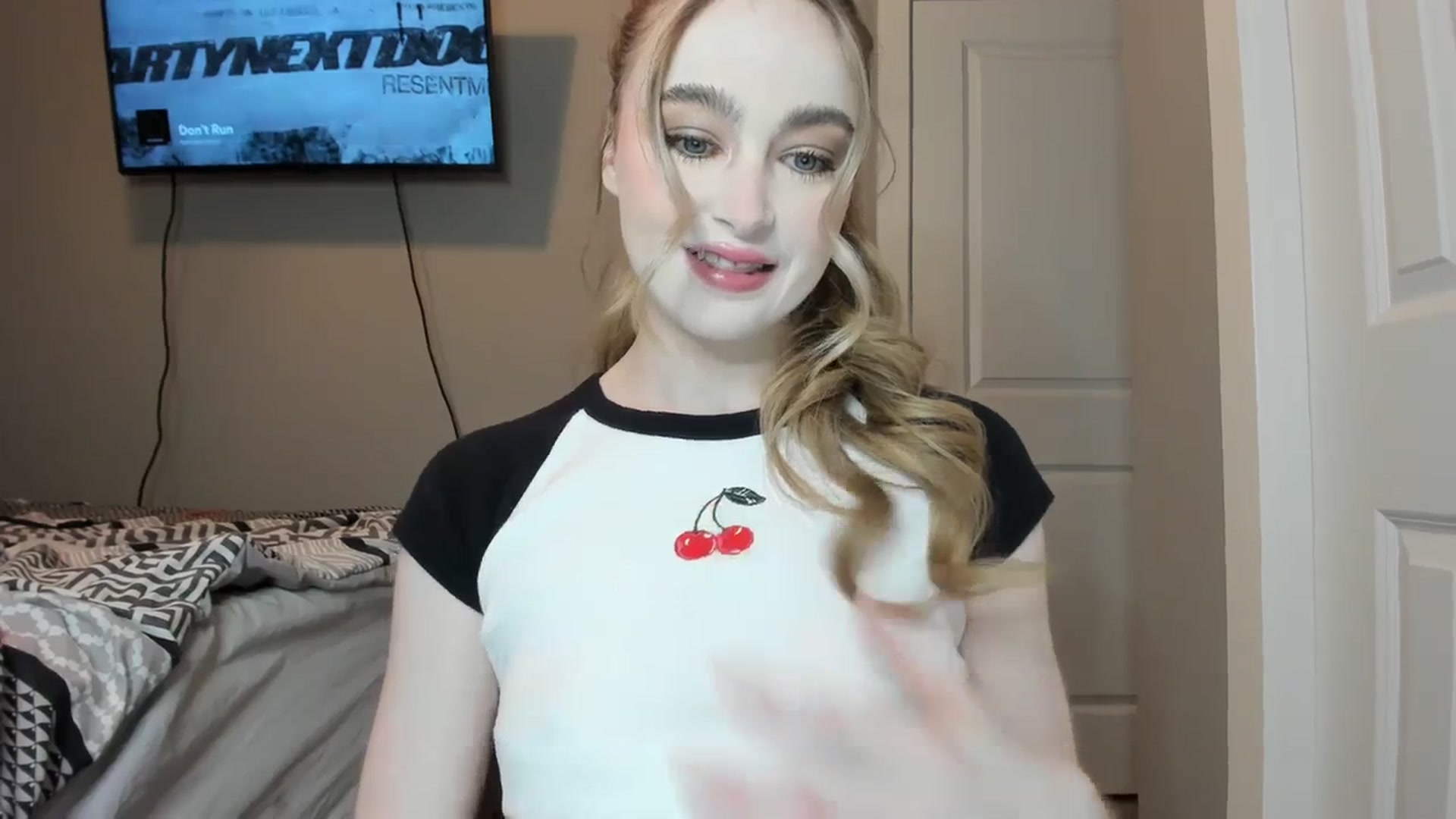 Gallery image thumbnail from Caliii's myfreecams stream on, 12/18/2023, 15:50 image 14 of 20
