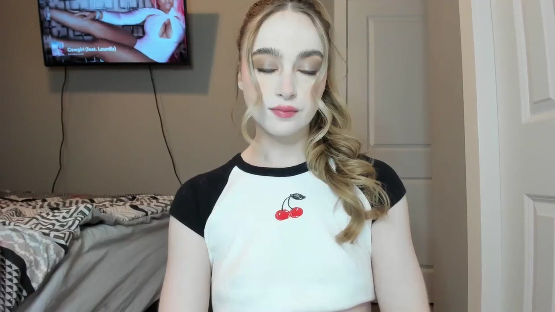 Gallery image thumbnail from Caliii's myfreecams stream on, 12/18/2023, 15:50 image 9 of 20