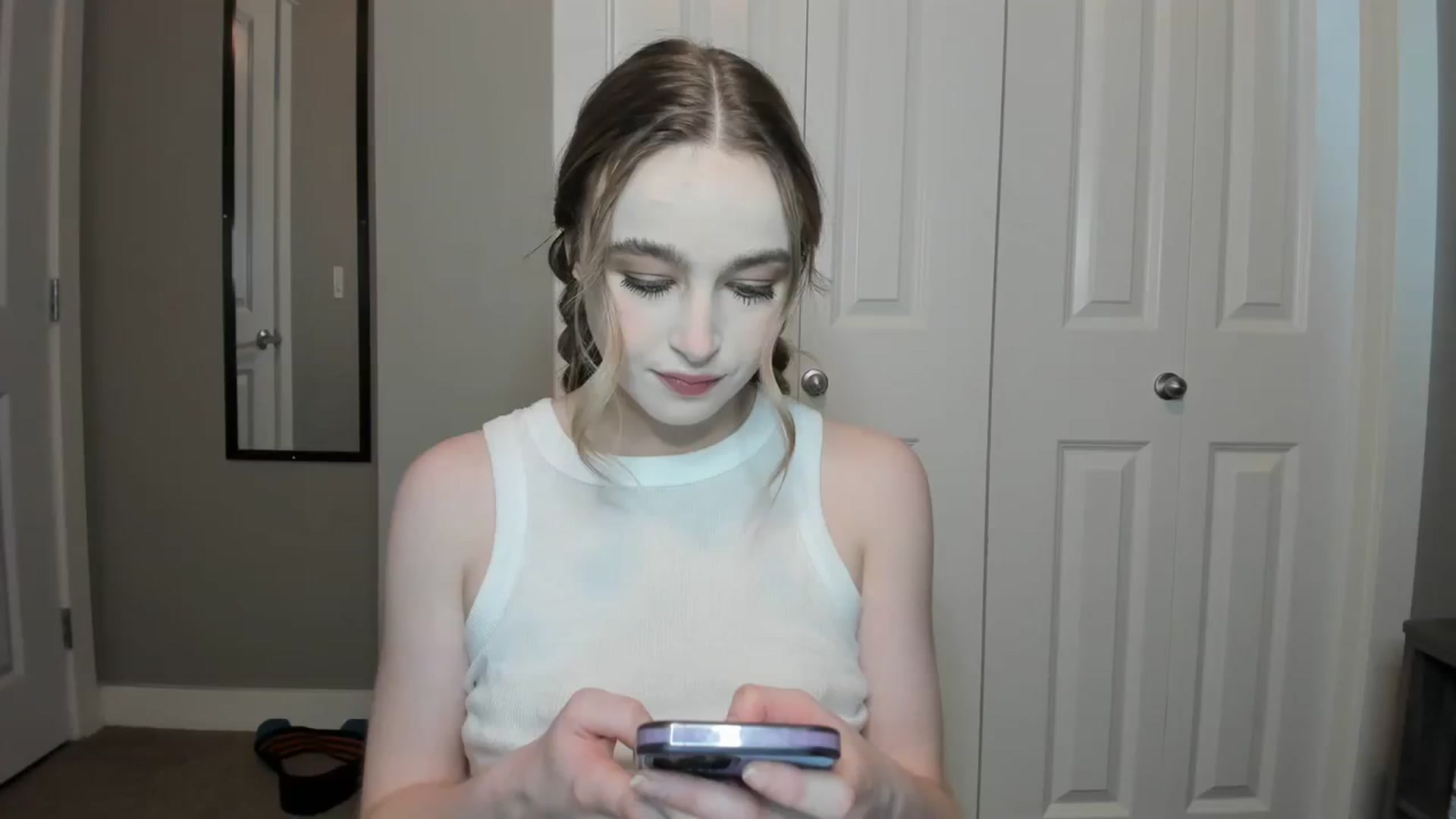 Gallery image thumbnail from Caliii's myfreecams stream on, 12/19/2023, 19:42 image 19 of 20