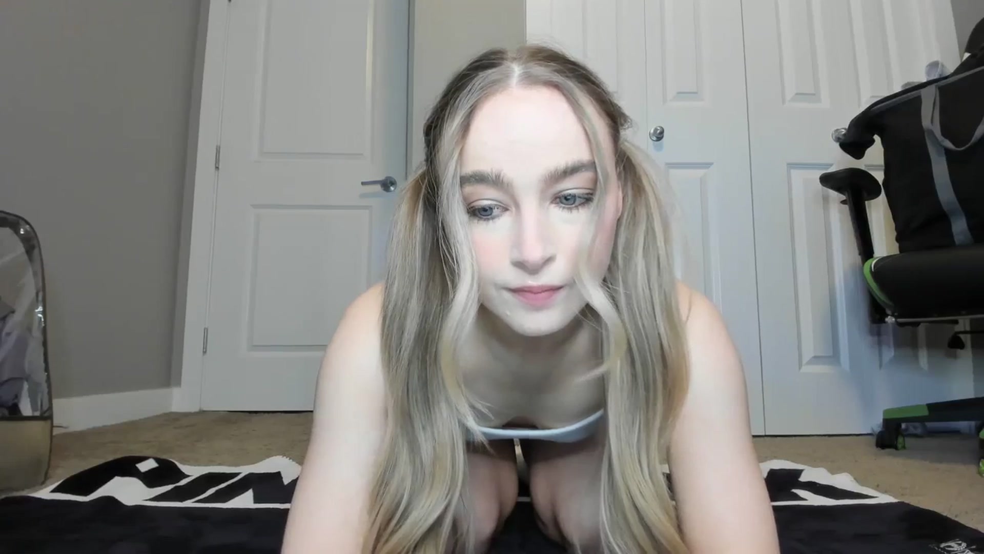 Gallery image thumbnail from Caliii's myfreecams stream on, 01/16/2024, 17:42 image 11 of 20
