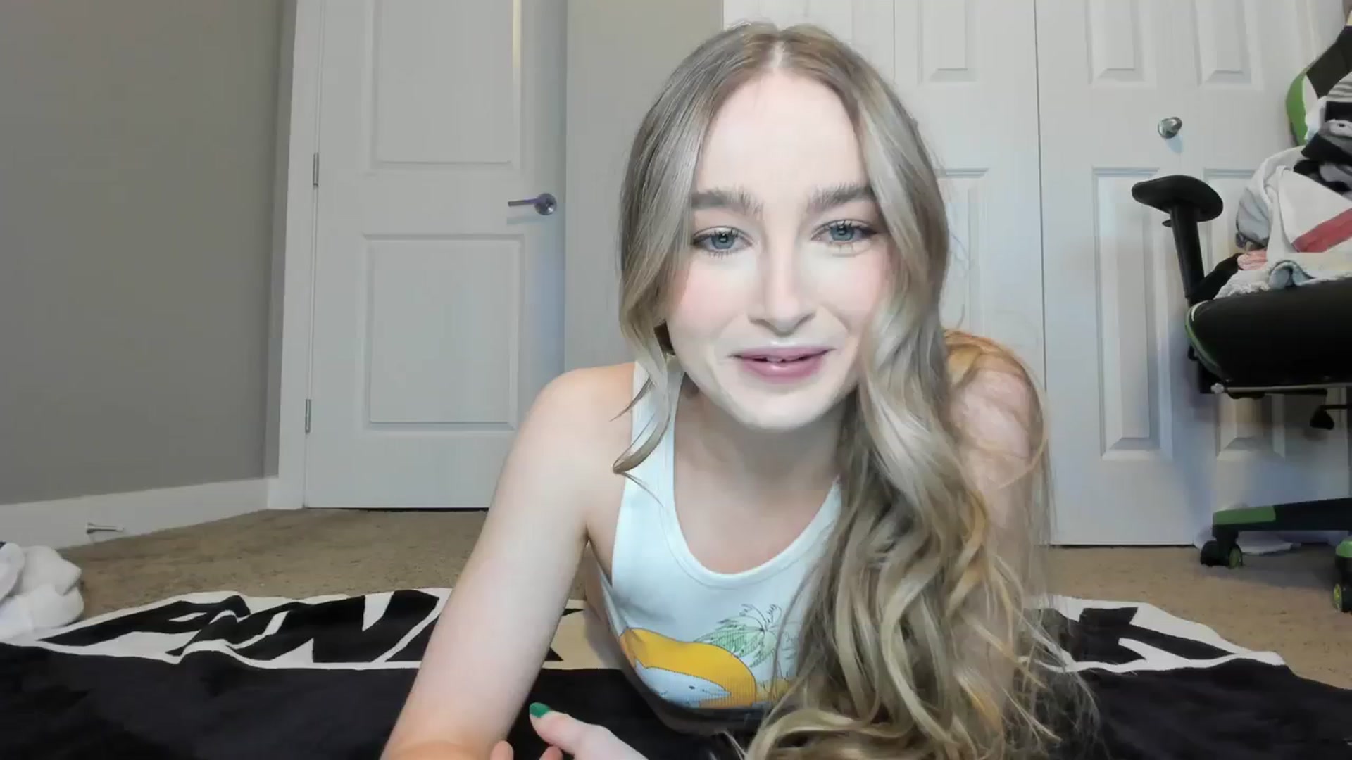 Gallery image thumbnail from Caliii's myfreecams stream on, 01/19/2024, 20:19 image 12 of 20