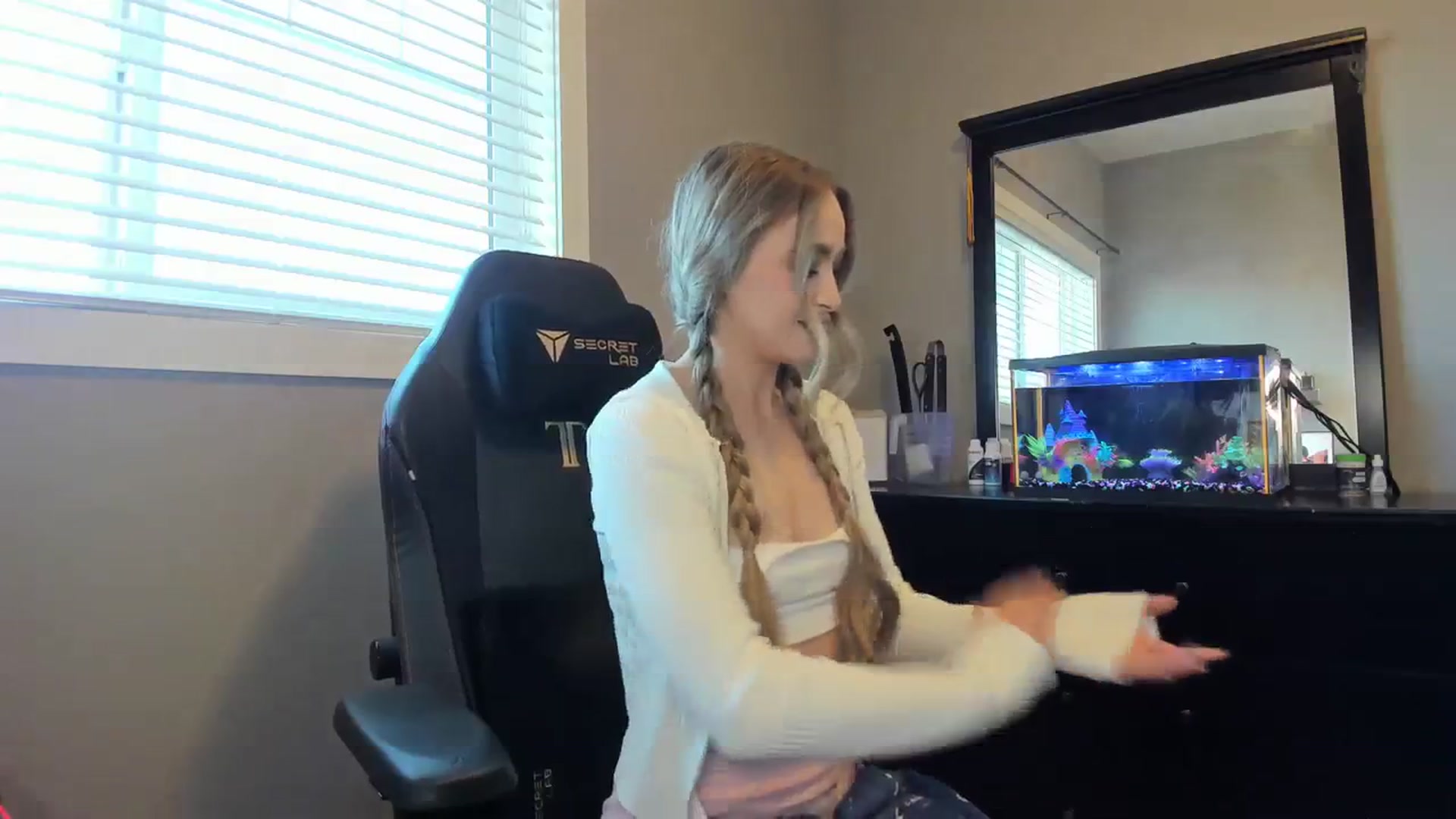 Gallery image thumbnail from Caliii's myfreecams stream on, 02/01/2024, 18:04 image 16 of 20