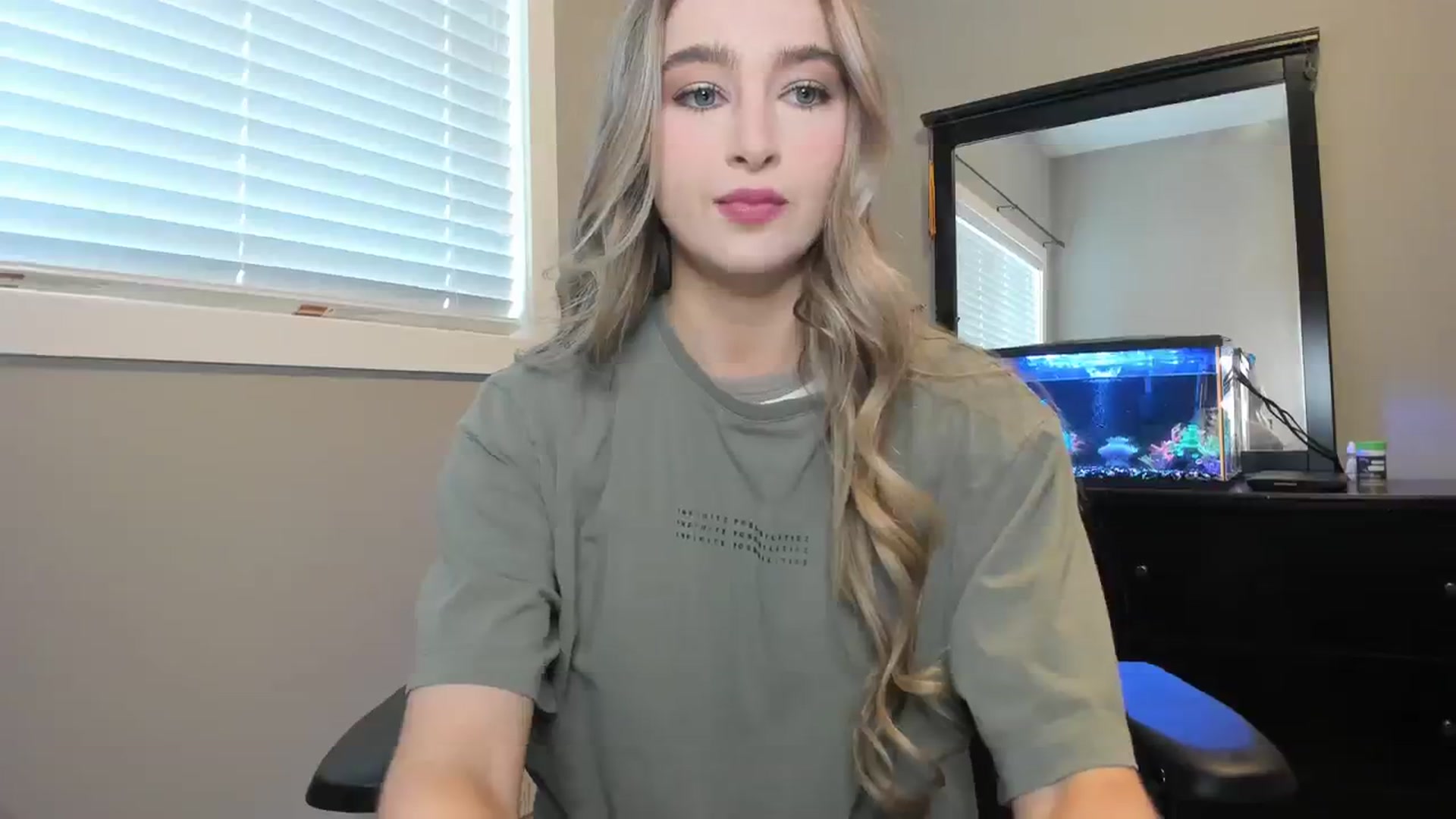 Gallery image thumbnail from Caliii's myfreecams stream on, 02/08/2024, 18:22 image 5 of 20