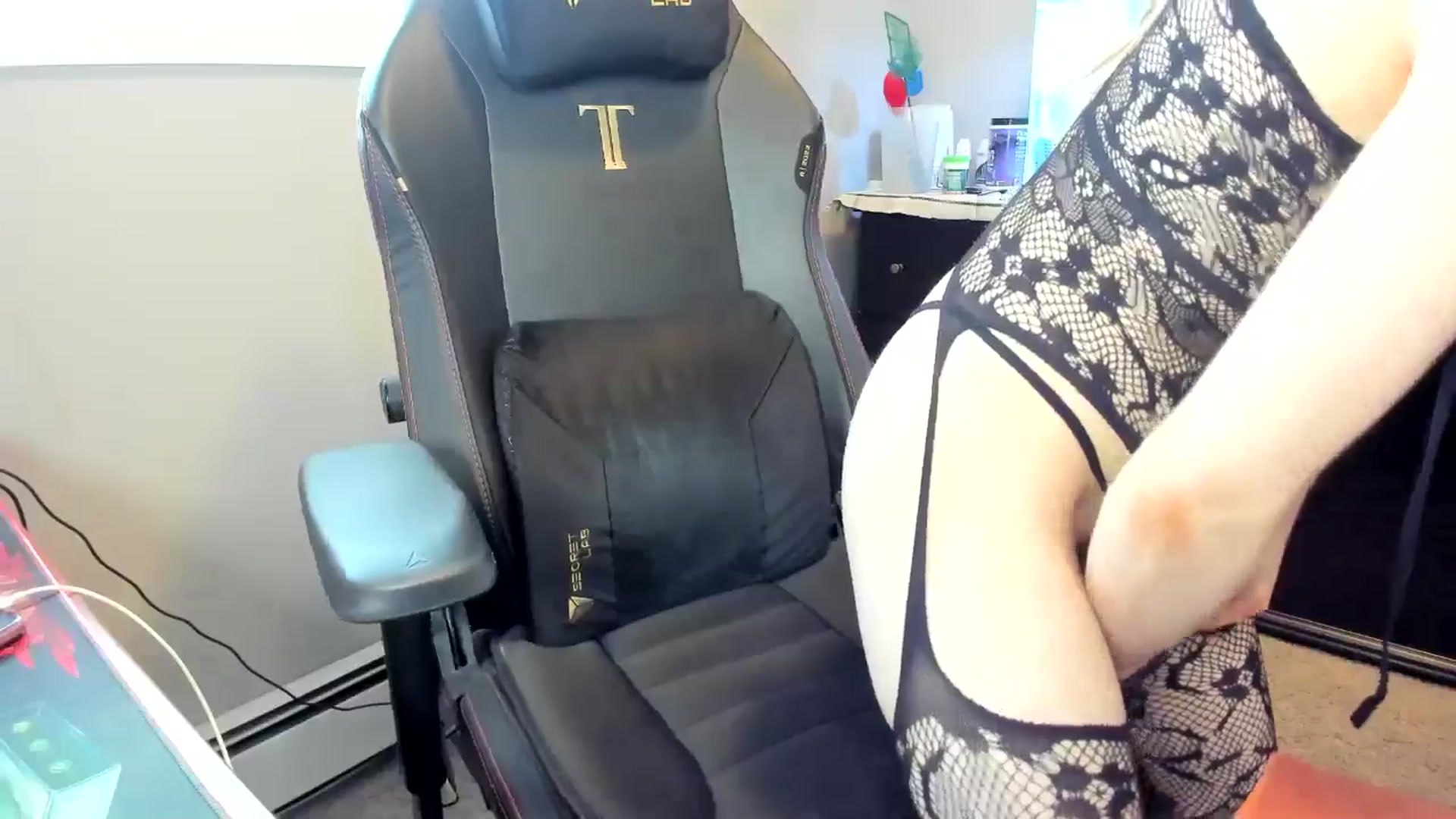 Gallery image thumbnail from Caliii's myfreecams stream on, 05/06/2024, 21:20 image 5 of 20