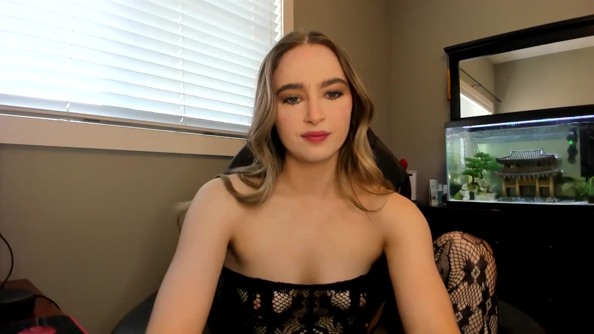 Gallery image thumbnail from Caliii's myfreecams stream on, 06/12/2024, 18:47 image 14 of 20