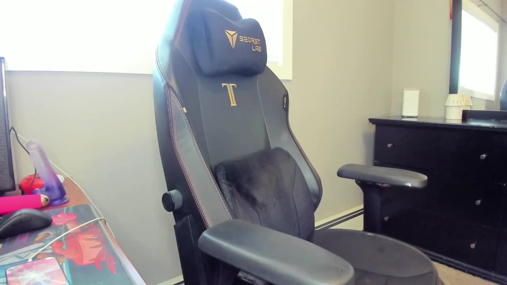 Gallery image thumbnail from Caliii's myfreecams stream on, 05/28/2025, 19:31 image 3 of 20