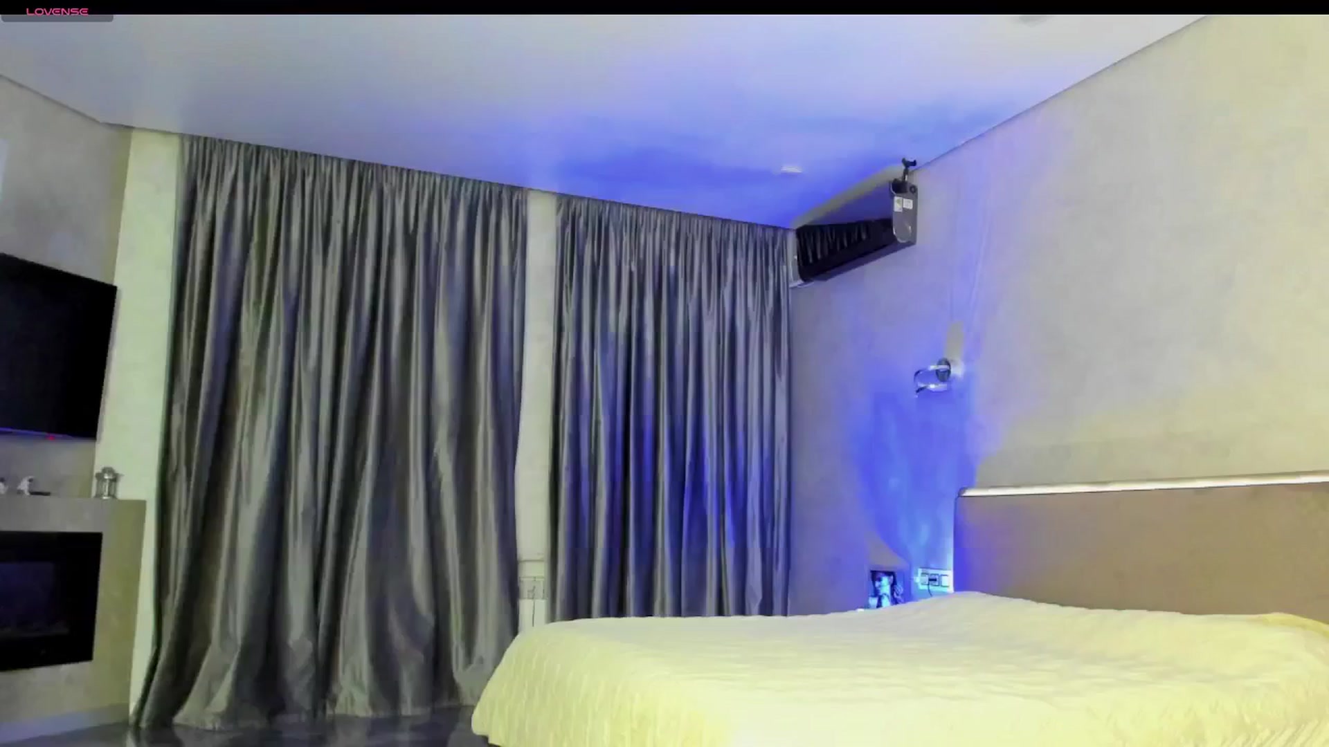 Gallery image thumbnail from CallMeK_'s myfreecams stream on, 11/28/2024, 24:06 image 2 of 20