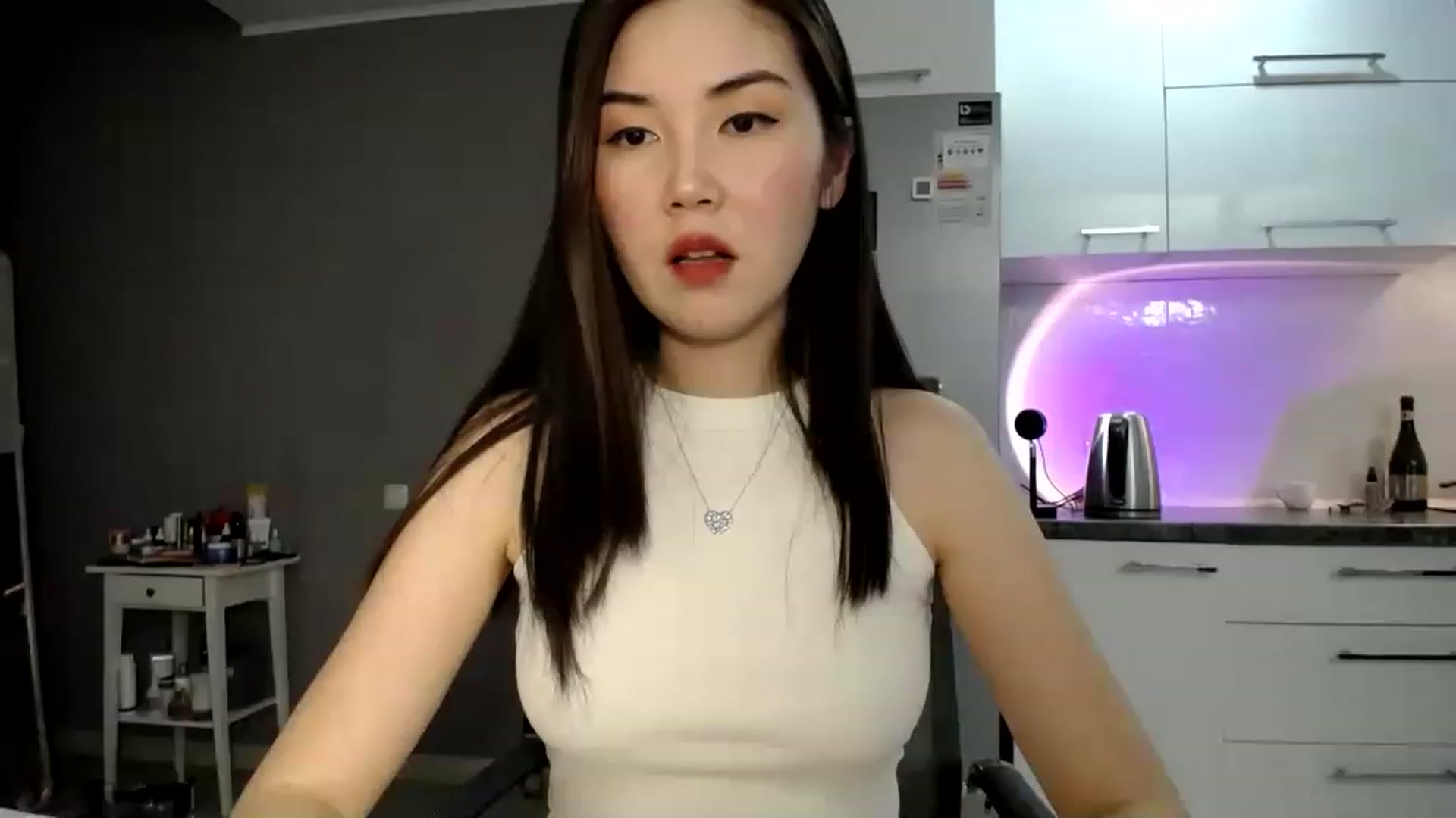 Gallery image thumbnail from CallMeMina's myfreecams stream on, 03/18/2023, 14:36 image 7 of 20