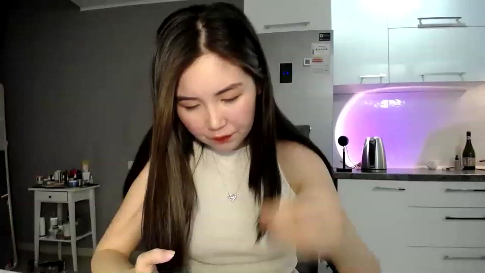 Gallery image thumbnail from CallMeMina's myfreecams stream on, 03/18/2023, 14:36 image 3 of 20