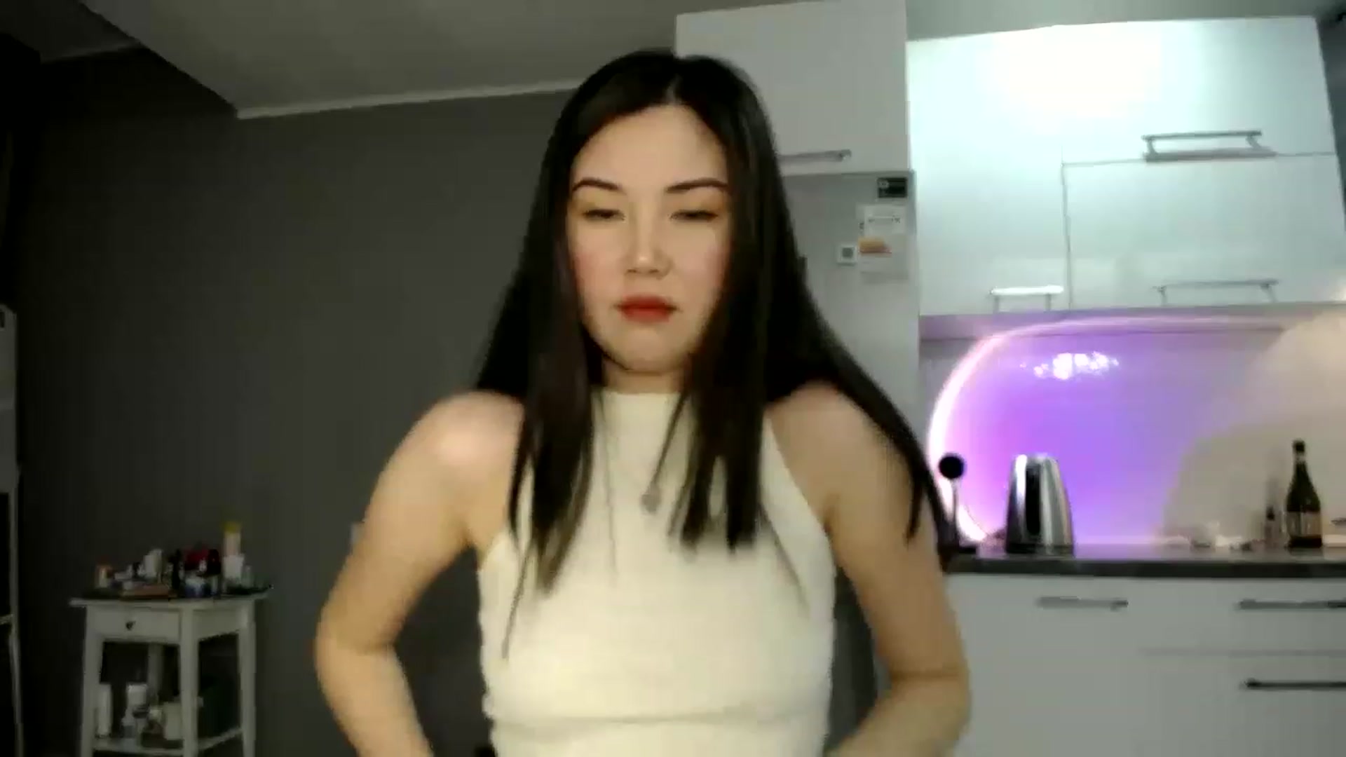 Gallery image thumbnail from CallMeMina's myfreecams stream on, 03/18/2023, 14:36 image 5 of 20