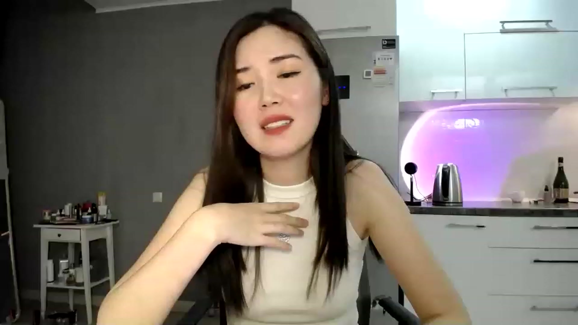 Gallery image thumbnail from CallMeMina's myfreecams stream on, 03/18/2023, 14:36 image 19 of 20