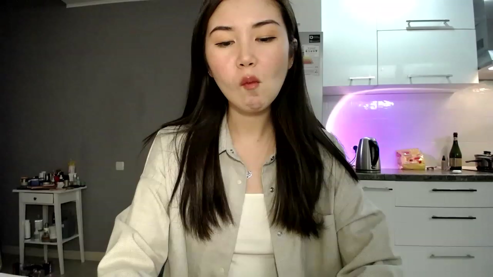 Gallery image thumbnail from CallMeMina's myfreecams stream on, 03/19/2023, 15:10 image 10 of 20
