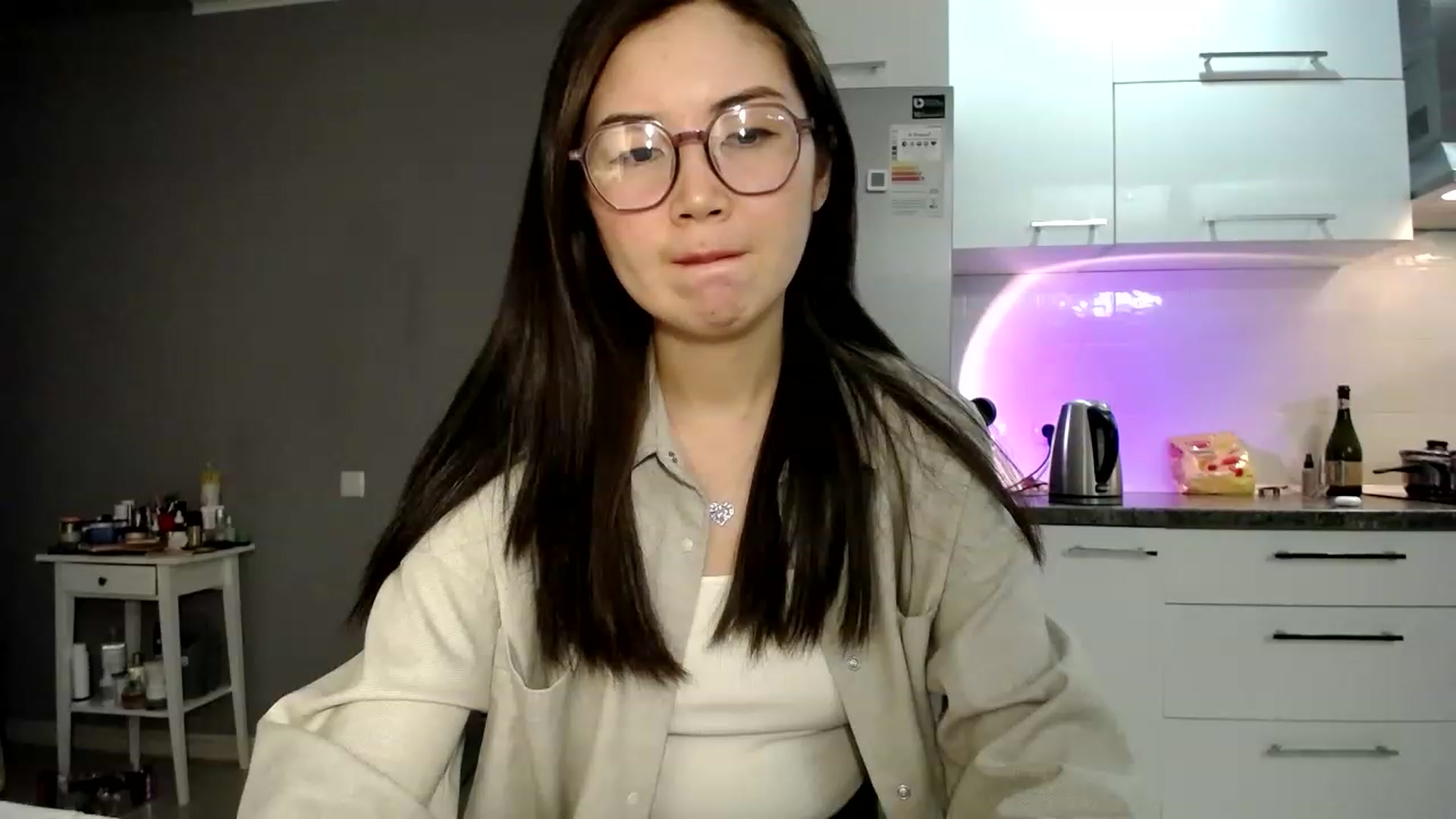 Gallery image thumbnail from CallMeMina's myfreecams stream on, 03/19/2023, 15:10 image 15 of 20