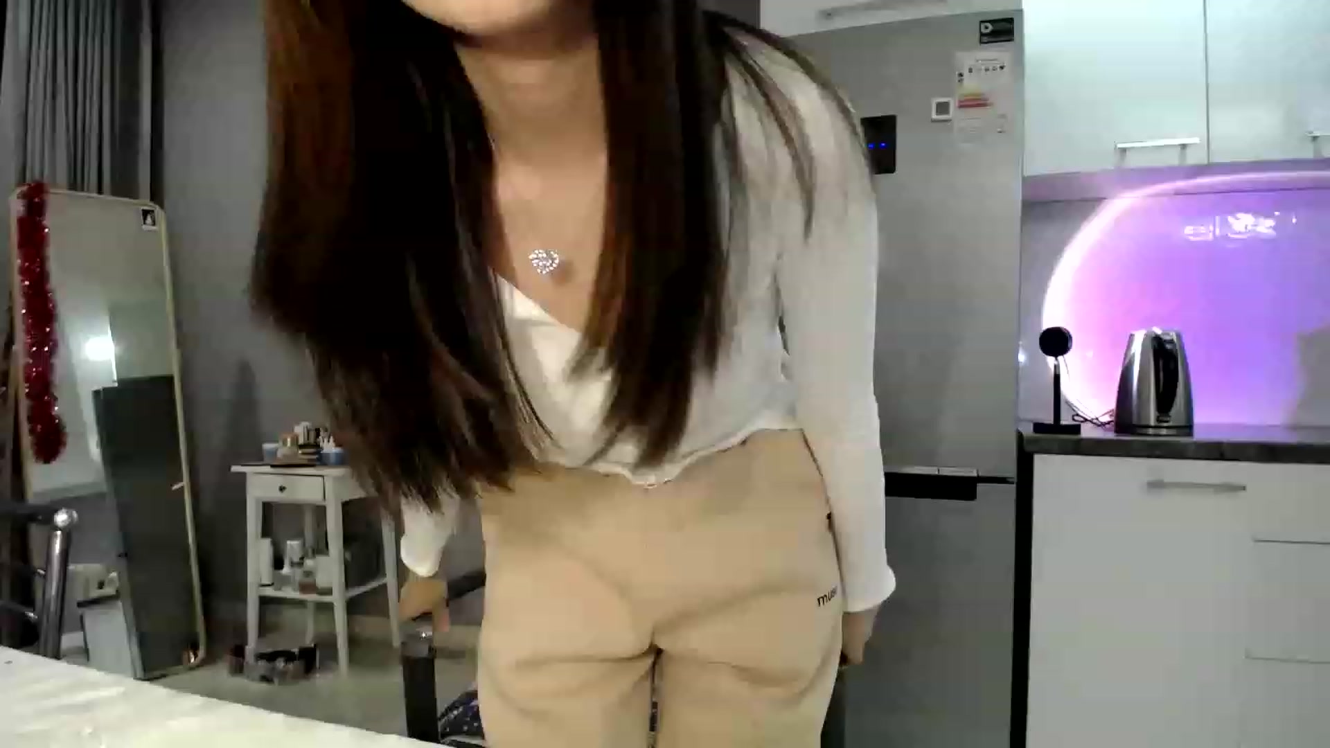 Gallery image thumbnail from CallMeMina's myfreecams stream on, 03/20/2023, 15:58 image 9 of 20