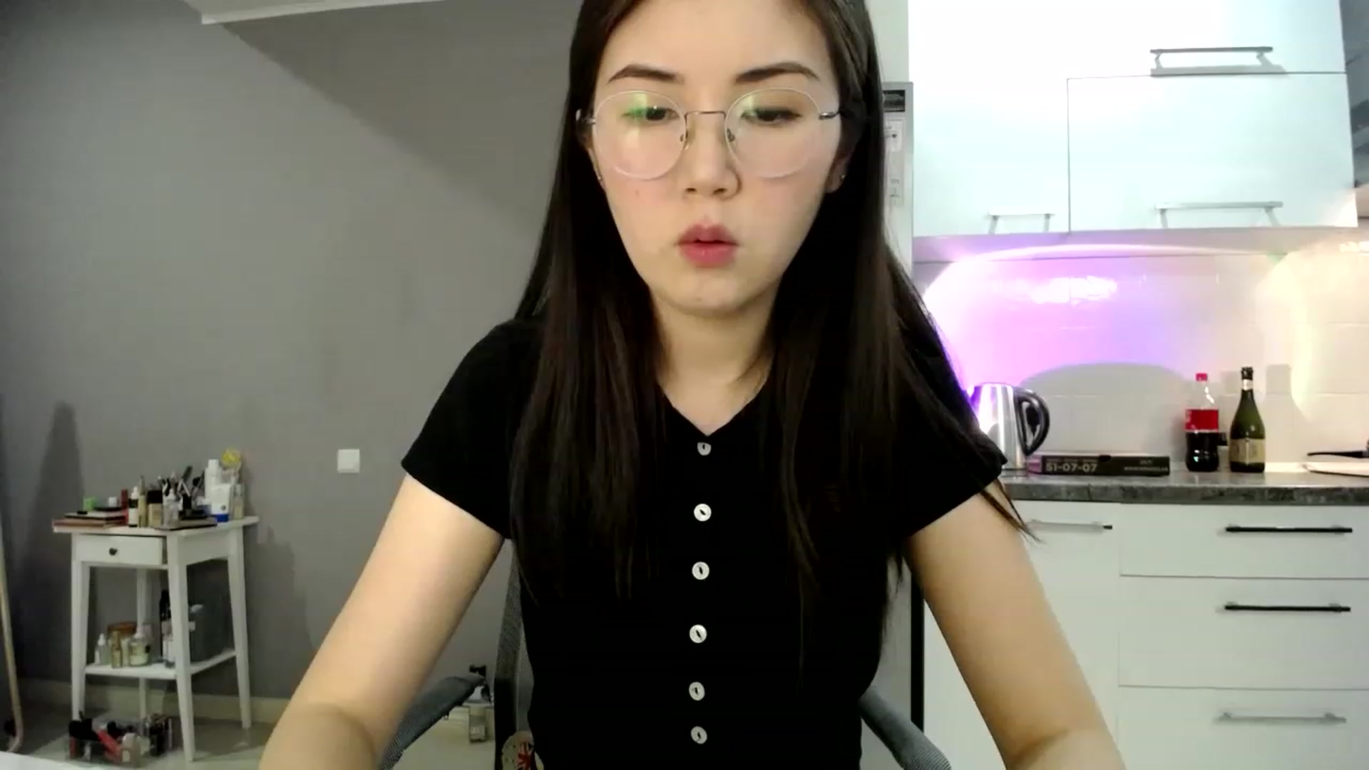 Gallery image thumbnail from CallMeMina's myfreecams stream on, 04/06/2023, 17:46 image 3 of 20