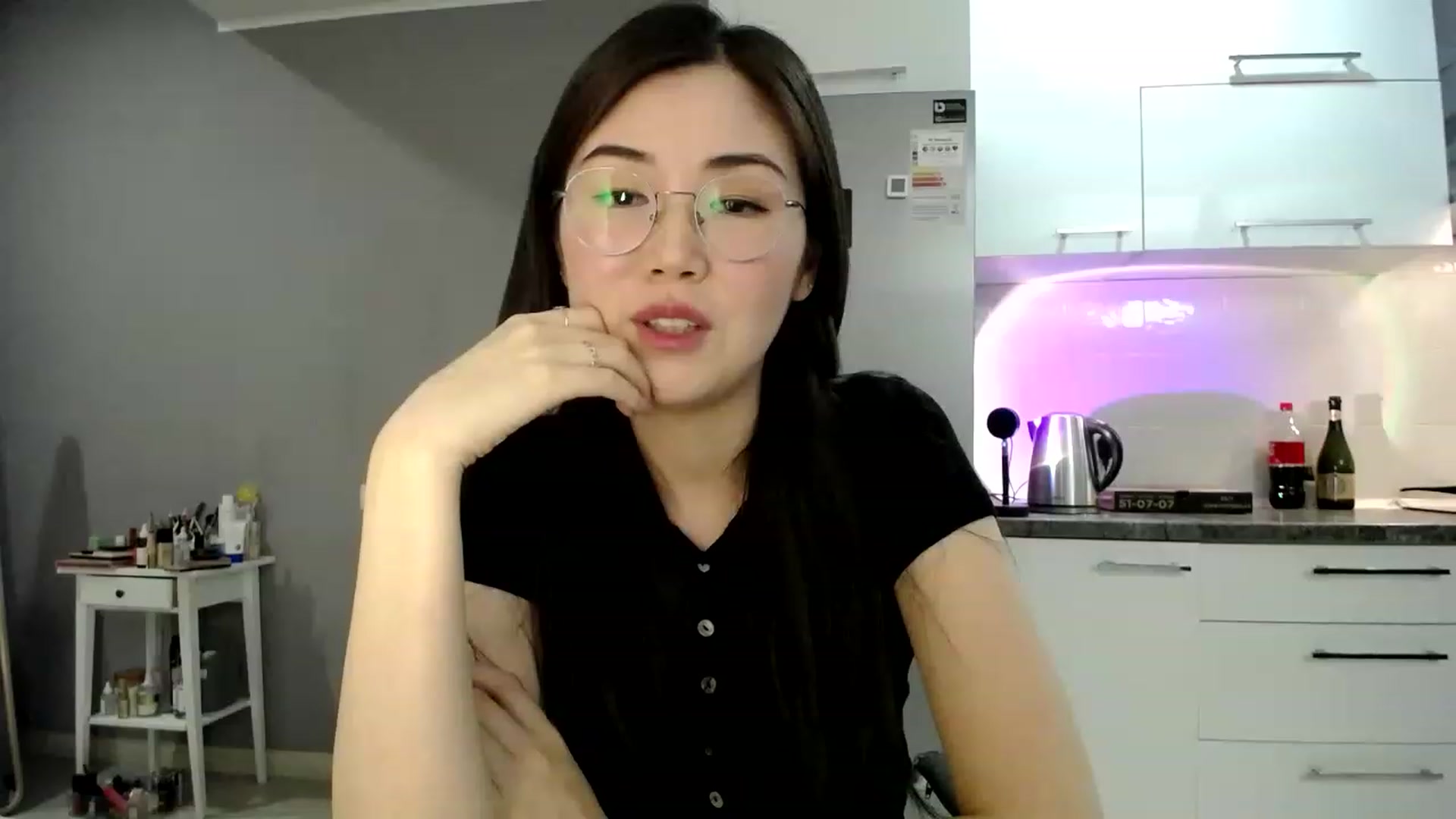 Gallery image thumbnail from CallMeMina's myfreecams stream on, 04/06/2023, 17:46 image 8 of 20