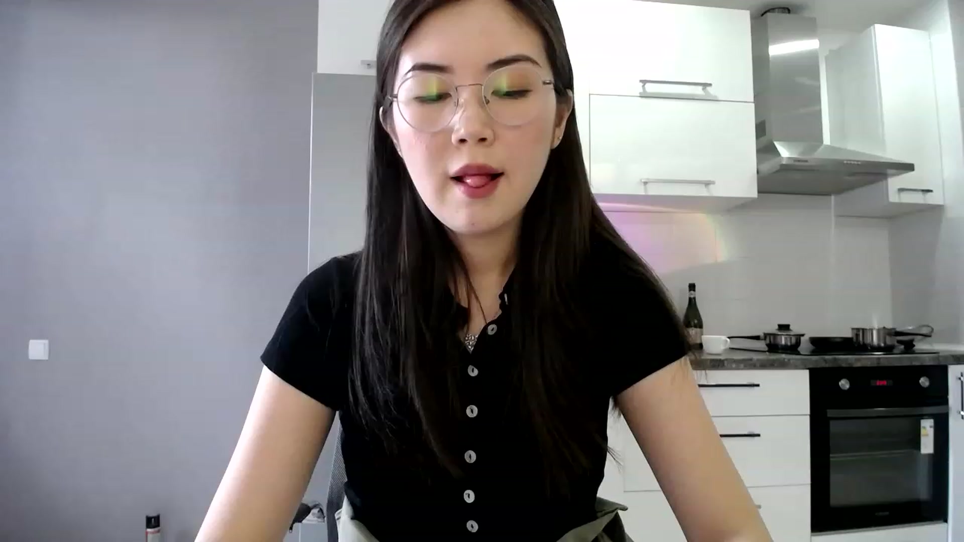 Gallery image thumbnail from CallMeMina's myfreecams stream on, 04/09/2023, 04:47 image 4 of 20
