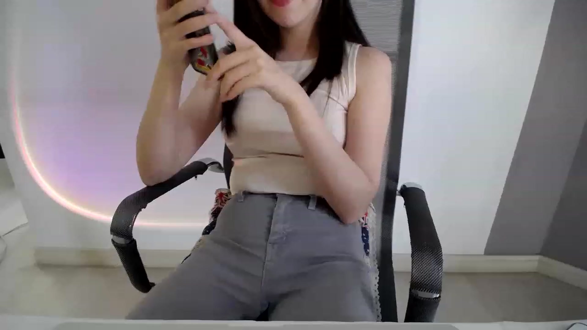 Gallery image thumbnail from CallMeMina's myfreecams stream on, 04/16/2023, 08:37 image 9 of 20