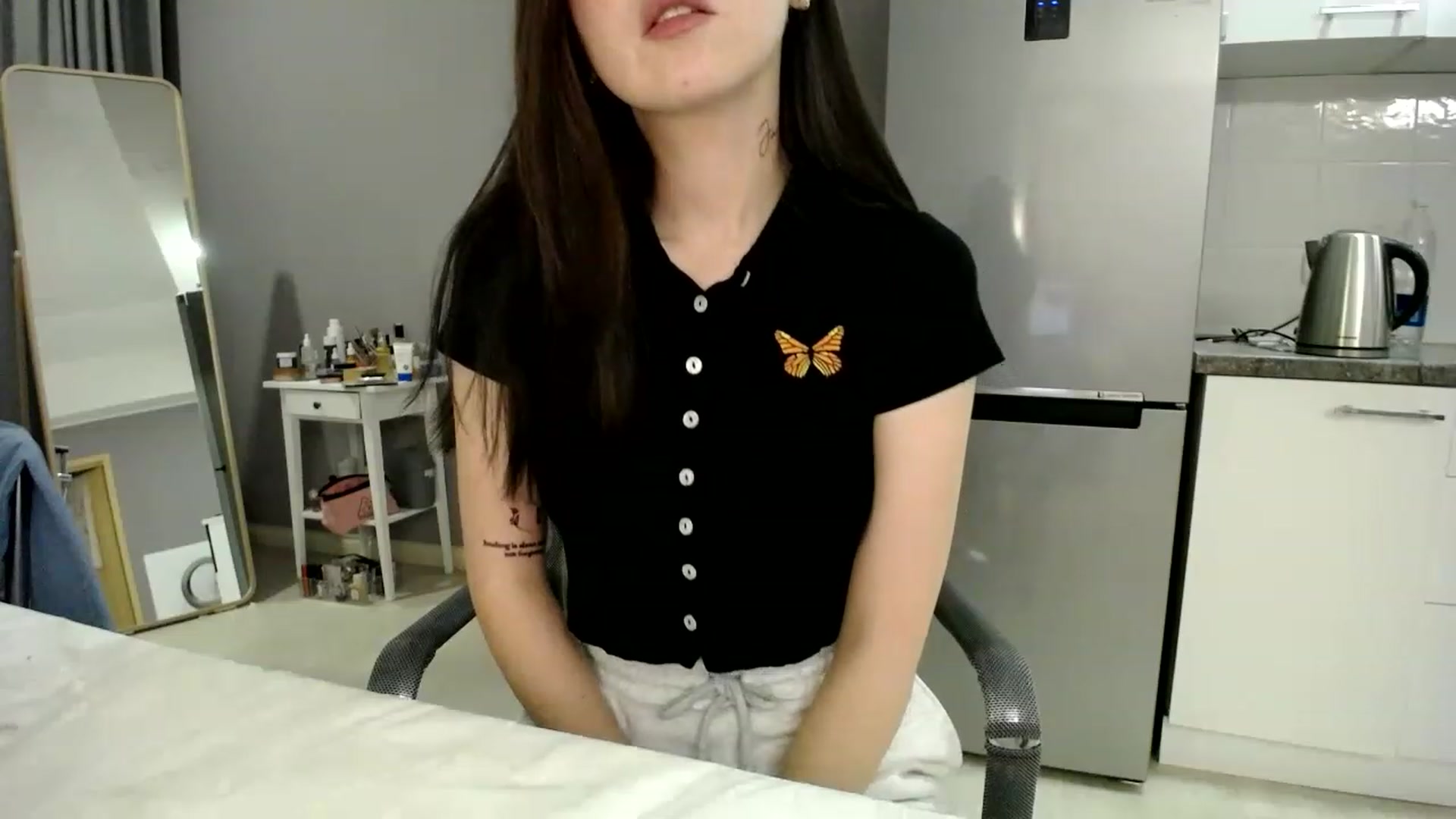 Gallery image thumbnail from CallMeMina's myfreecams stream on, 04/29/2023, 17:25 image 13 of 20