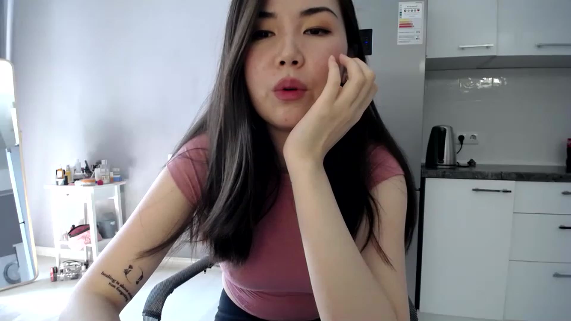 Gallery image thumbnail from CallMeMina's myfreecams stream on, 05/02/2023, 08:25 image 6 of 20