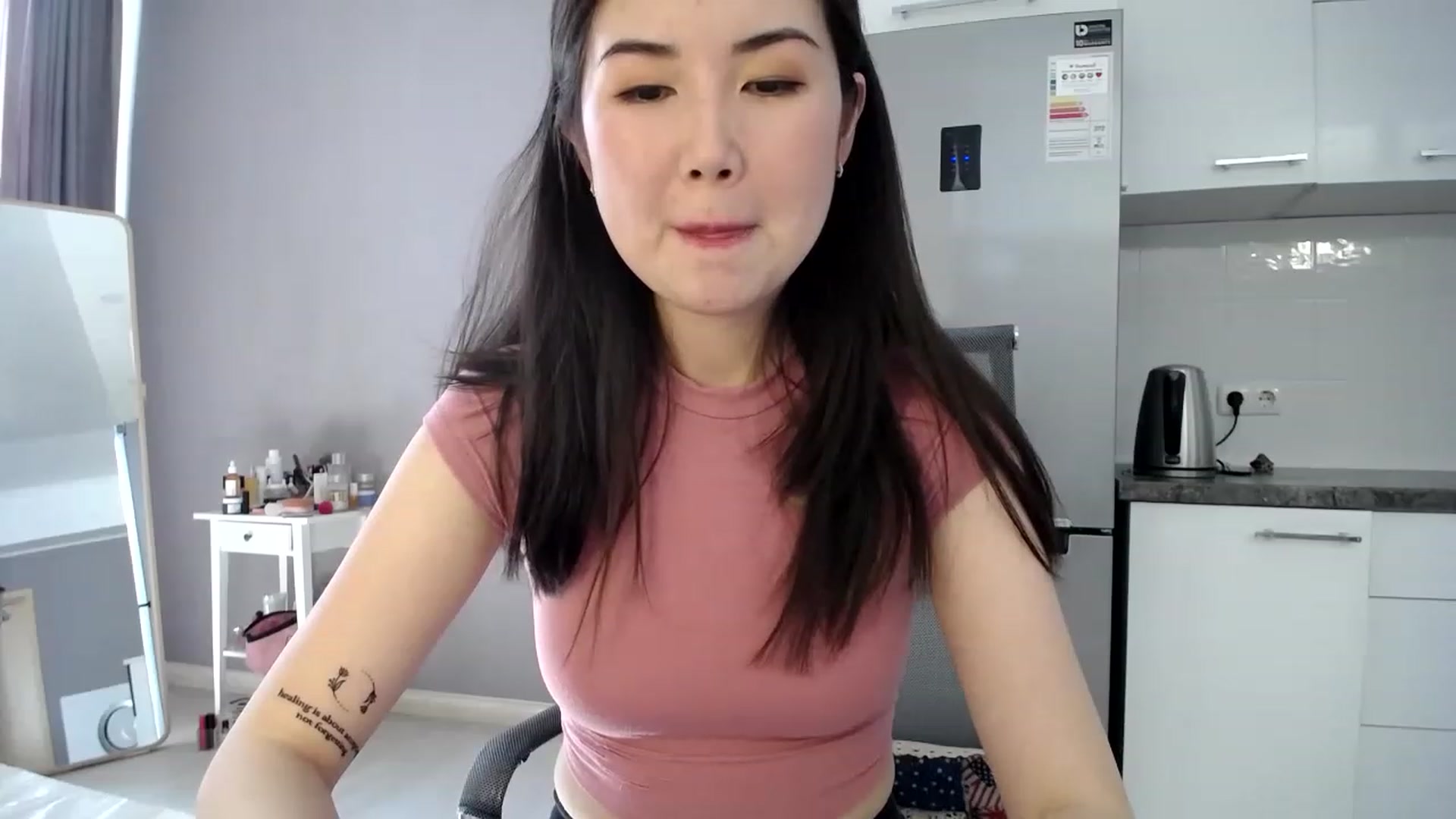 Gallery image thumbnail from CallMeMina's myfreecams stream on, 05/02/2023, 09:37 image 11 of 20