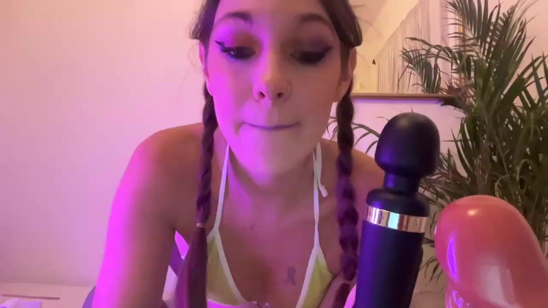 Gallery image thumbnail from CallMeVxx's myfreecams stream on, 05/15/2023, 02:58 image 8 of 20