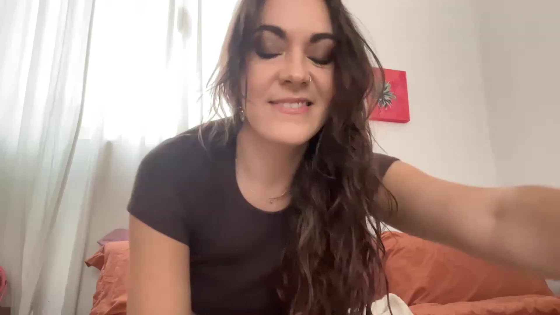 Gallery image thumbnail from CallMeVxx's myfreecams stream on, 05/21/2023, 18:03 image 8 of 20