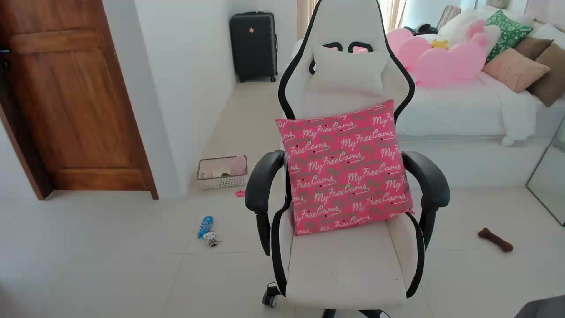Gallery image thumbnail from CallMe_PJ's myfreecams stream on, 05/05/2026, 05:25 image 3 of 20