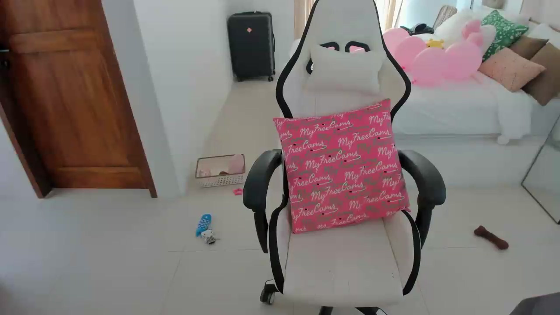 Gallery image thumbnail from CallMe_PJ's myfreecams stream on, 05/05/2026, 05:25 image 2 of 20