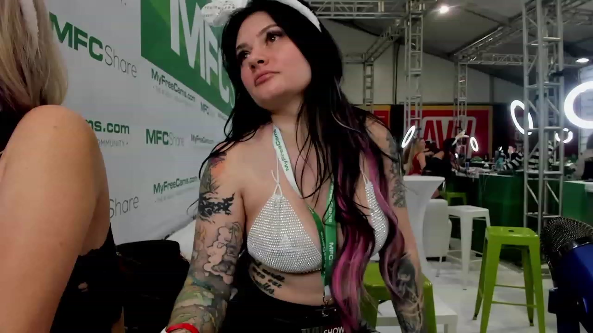 Gallery image thumbnail from CallieMyers's myfreecams stream on, 01/25/2024, 03:49 image 11 of 20