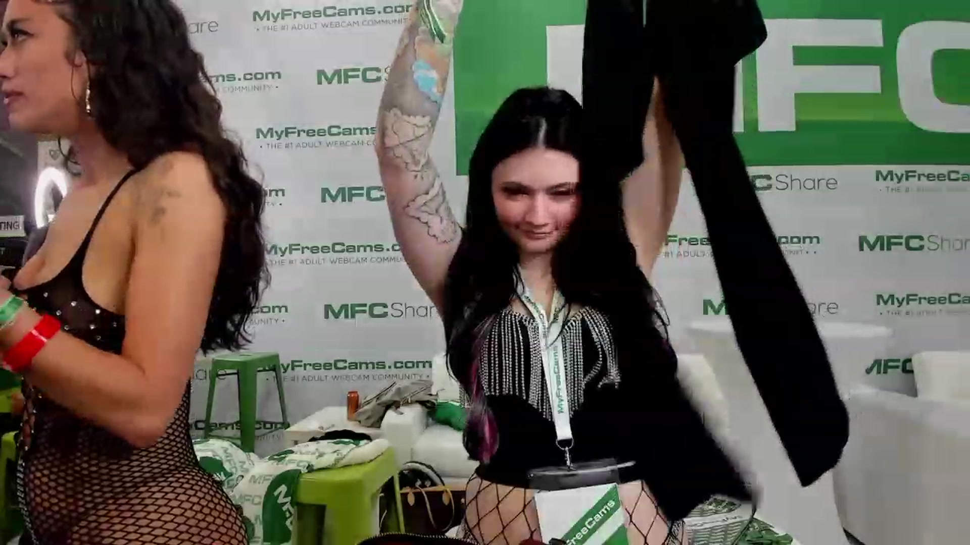 Gallery image thumbnail from CallieMyers's myfreecams stream on, 01/26/2024, 03:44 image 13 of 20