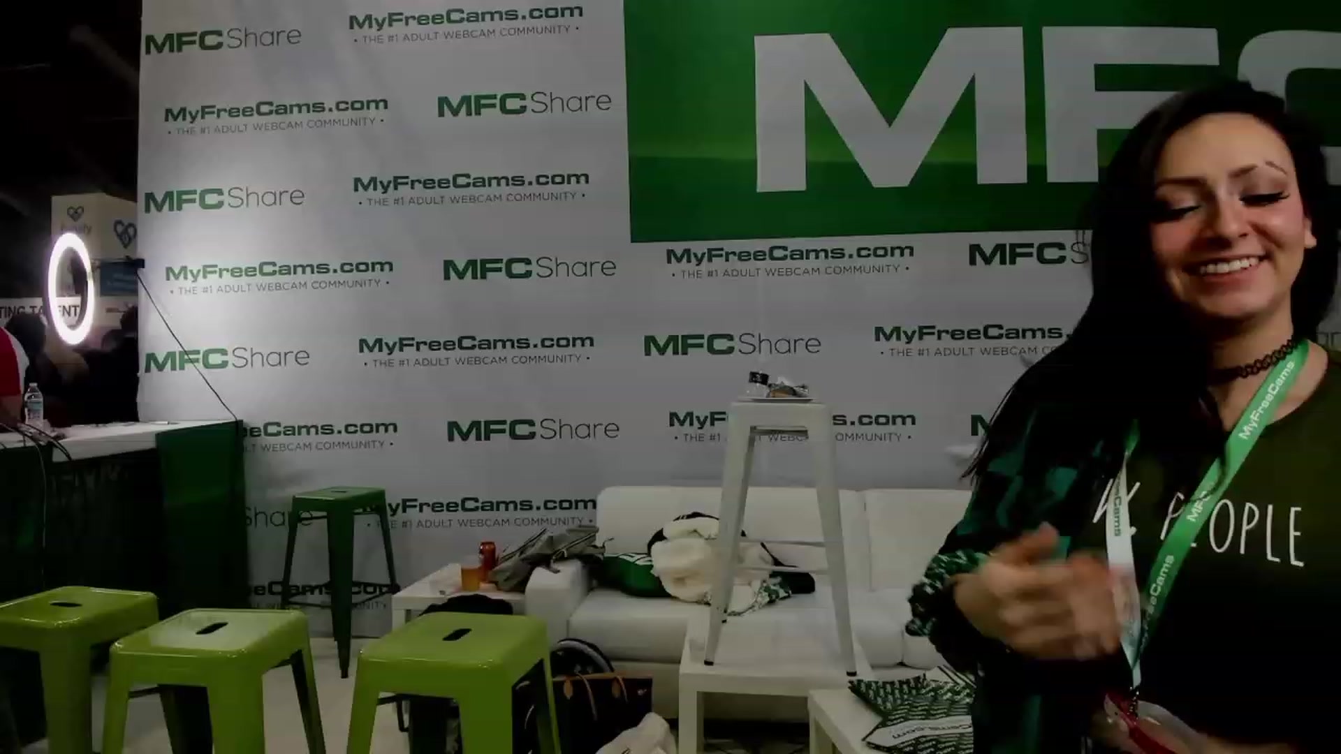 Gallery image thumbnail from CallieMyers's myfreecams stream on, 01/26/2024, 03:44 image 7 of 20