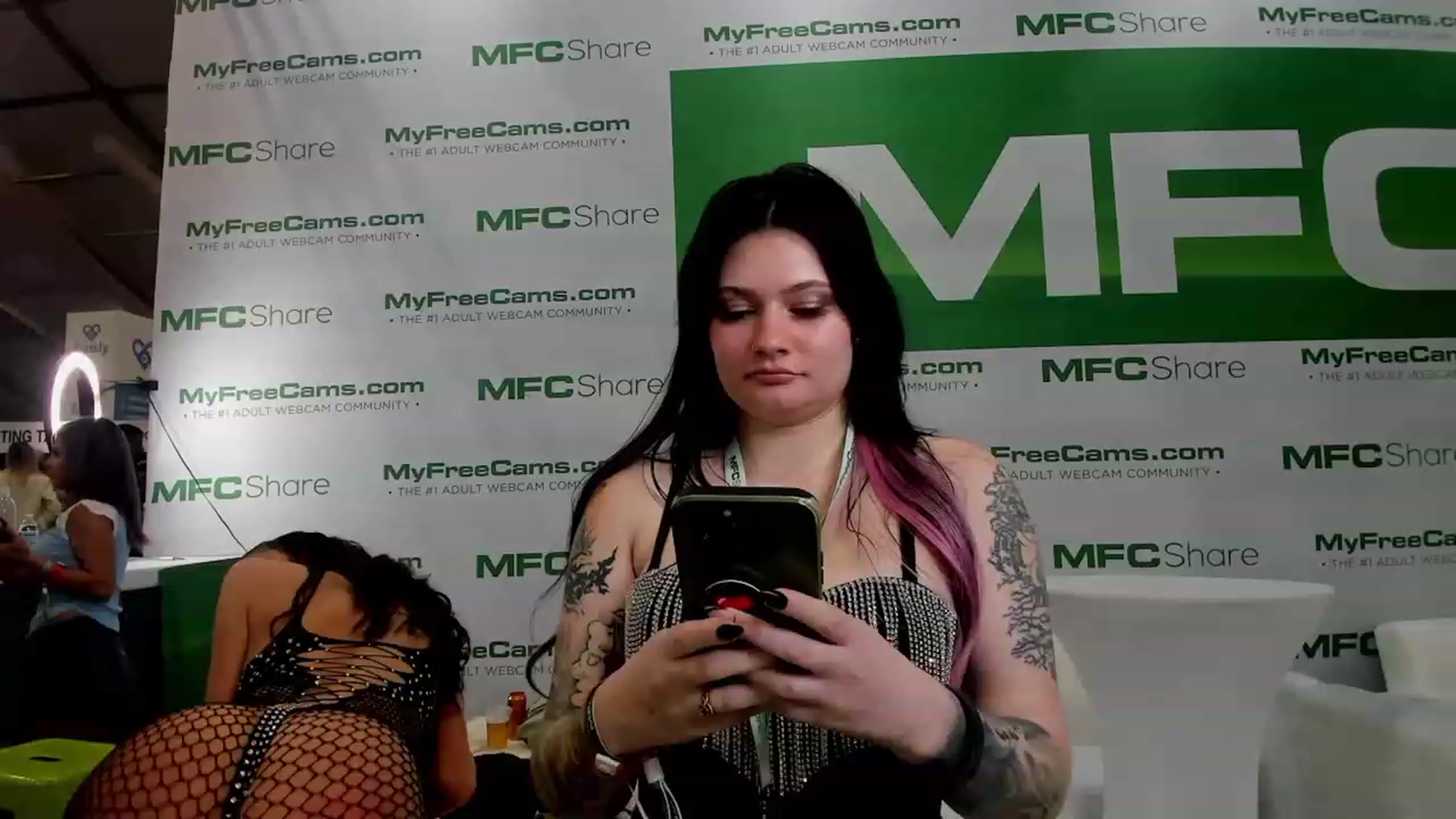 Gallery image thumbnail from CallieMyers's myfreecams stream on, 01/26/2024, 03:44 image 3 of 20