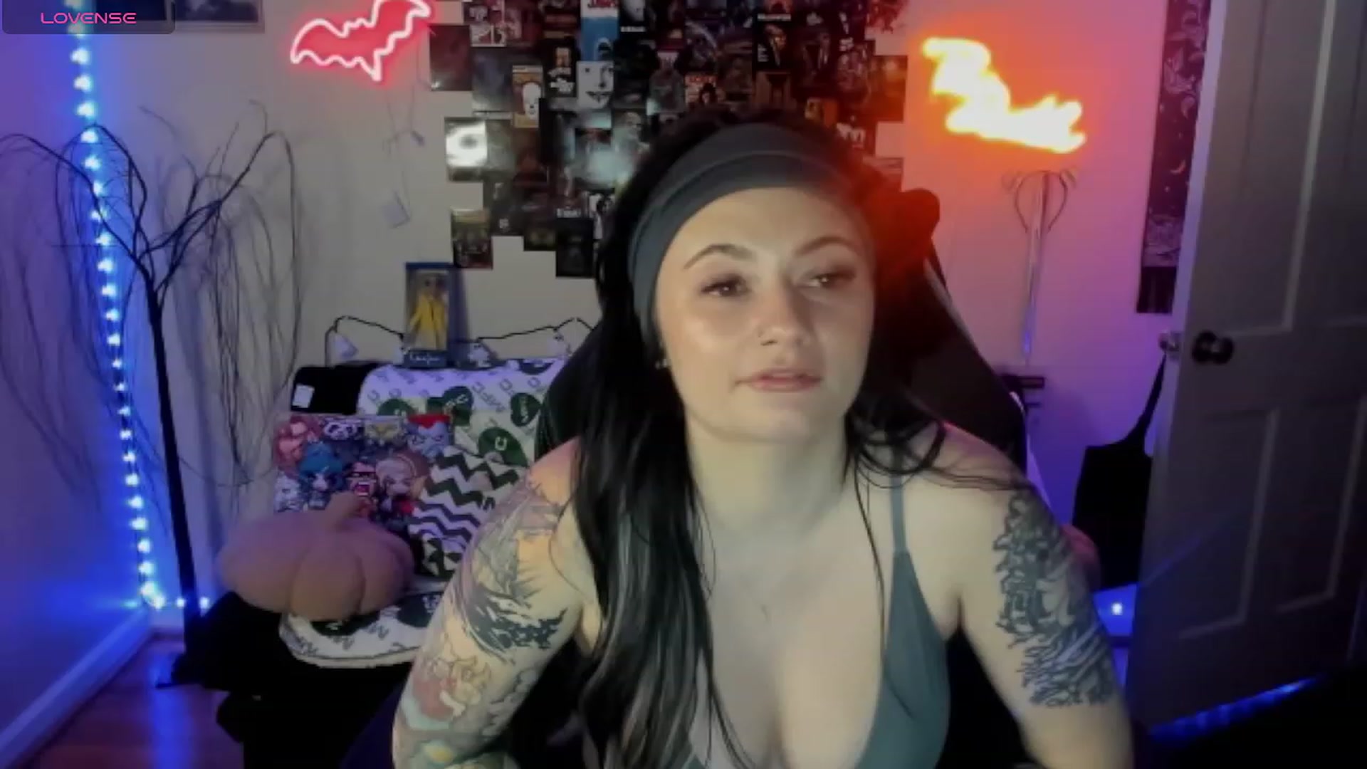 Gallery image thumbnail from CallieMyers's myfreecams stream on, 03/06/2024, 20:09 image 17 of 20
