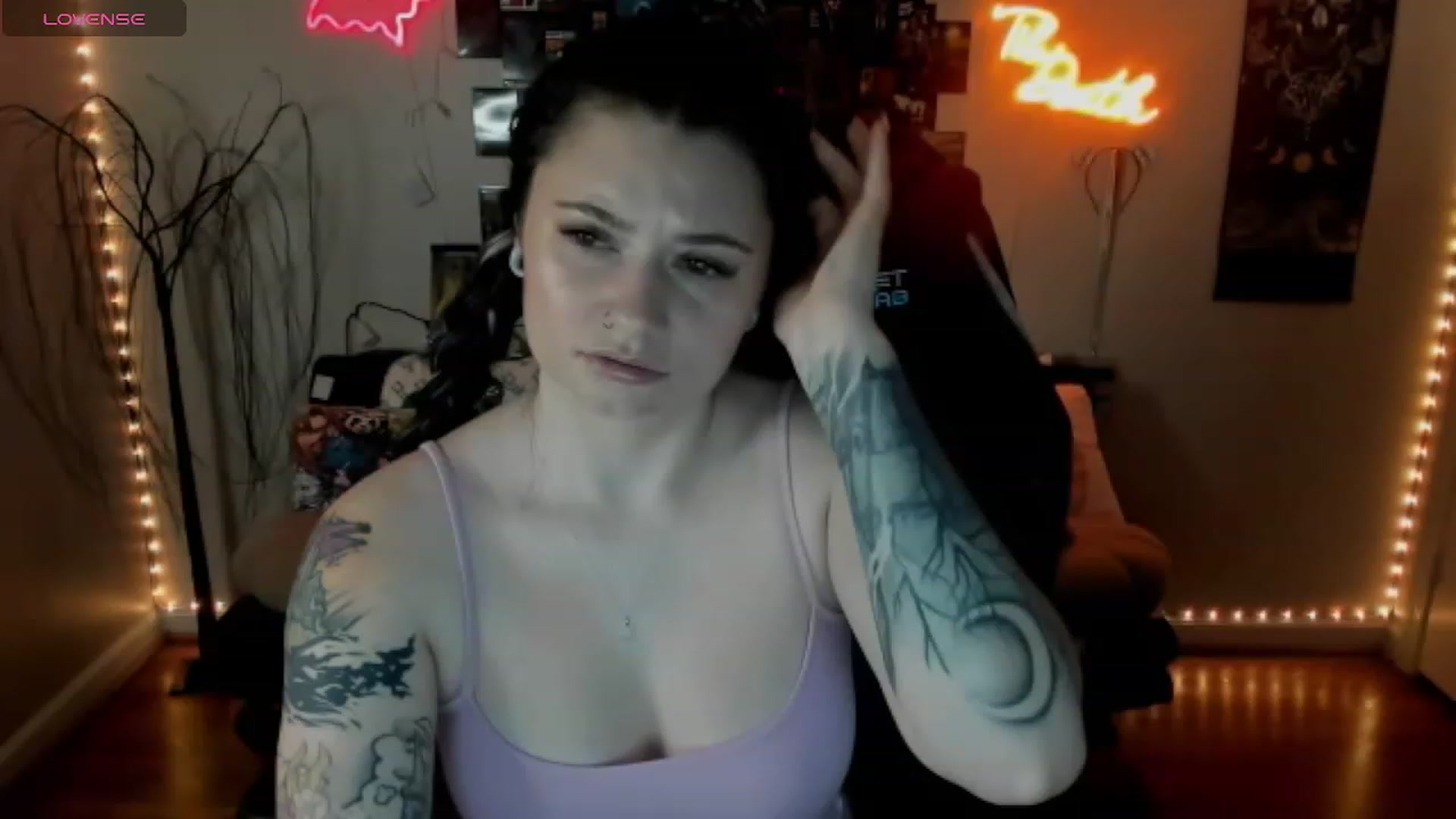 Gallery image thumbnail from CallieMyers's myfreecams stream on, 03/07/2024, 01:00 image 4 of 20