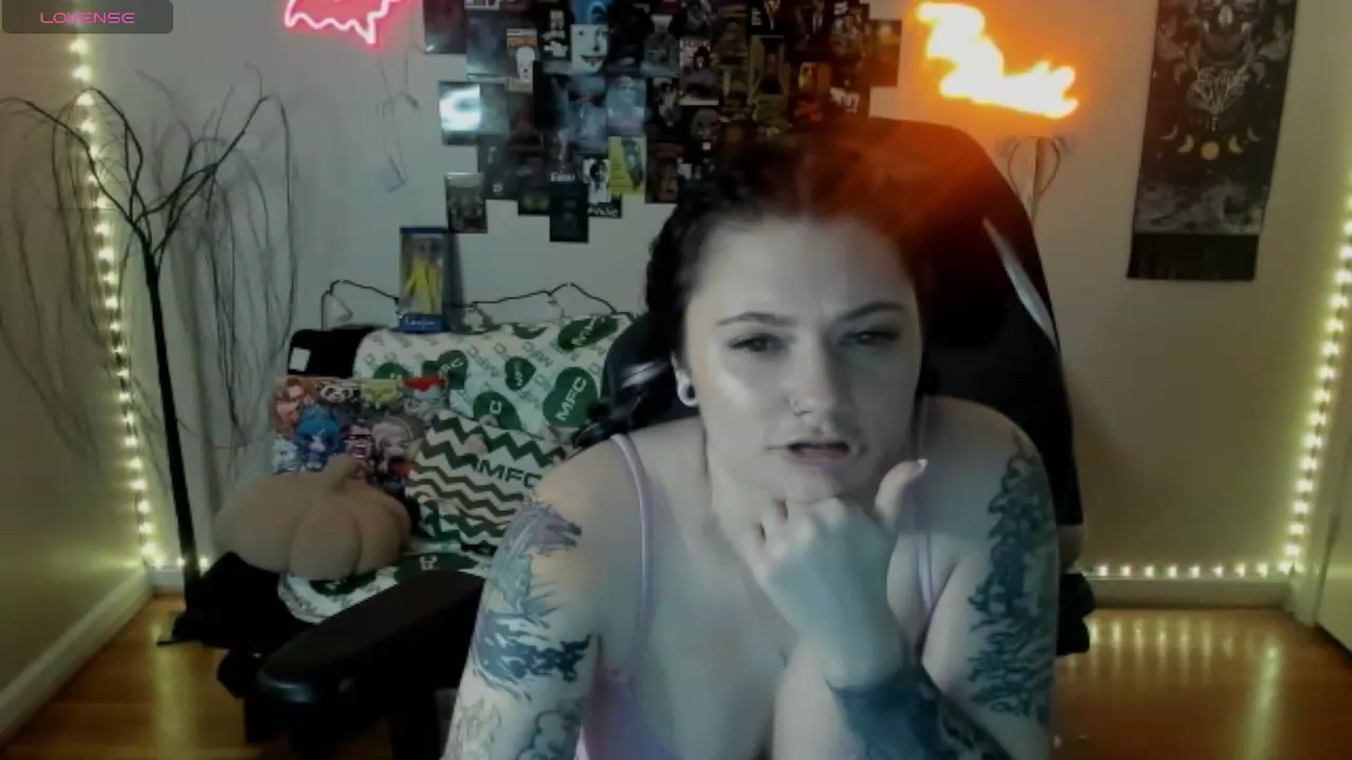 Gallery image thumbnail from CallieMyers's myfreecams stream on, 03/07/2024, 01:00 image 6 of 20