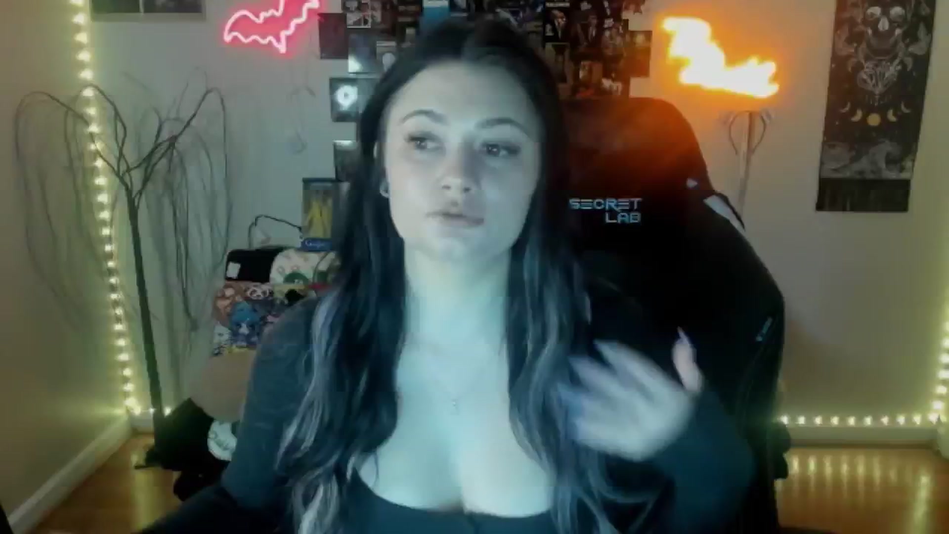 Gallery image thumbnail from CallieMyers's myfreecams stream on, 03/11/2024, 15:38 image 14 of 20